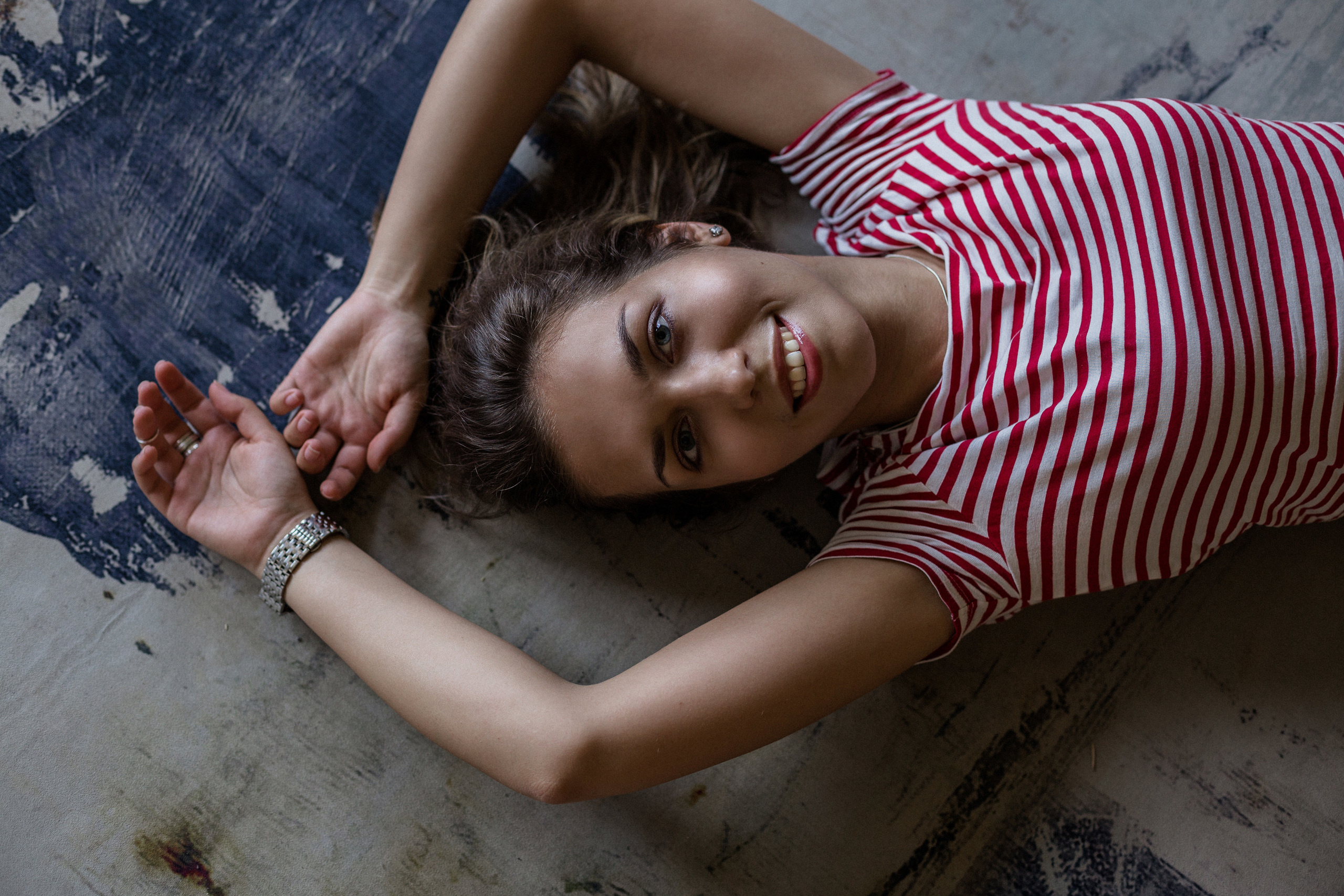 Alla. Fotograf u Crnoj Gori-porodično fotografisanje sa djecom, lovestory, nekretnine