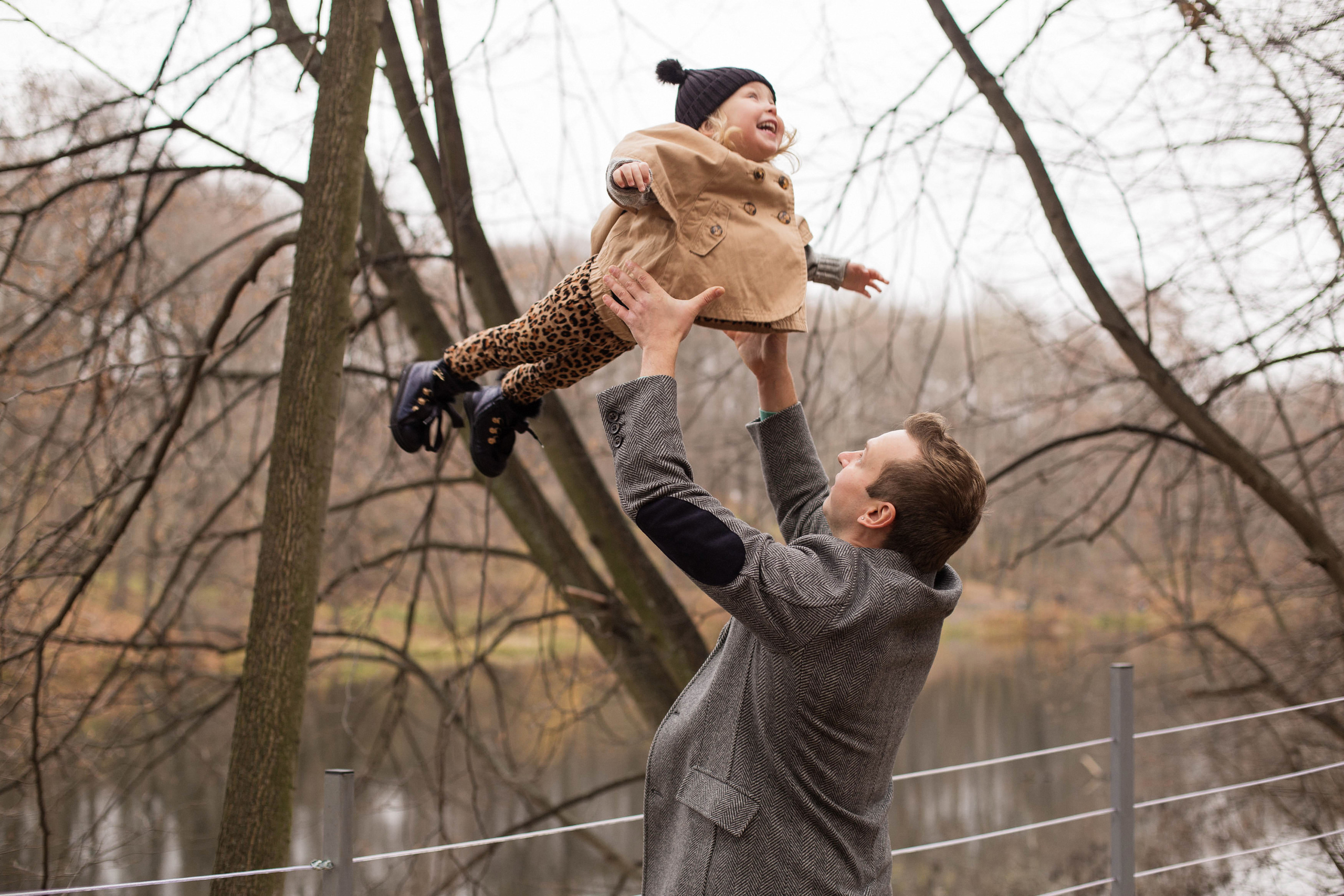 Адель, мама и папа — осенняя фотопрогулка в лесопарке. Fotograf u Crnoj Gori-porodično fotografisanje sa djecom, lovestory, nekretnine