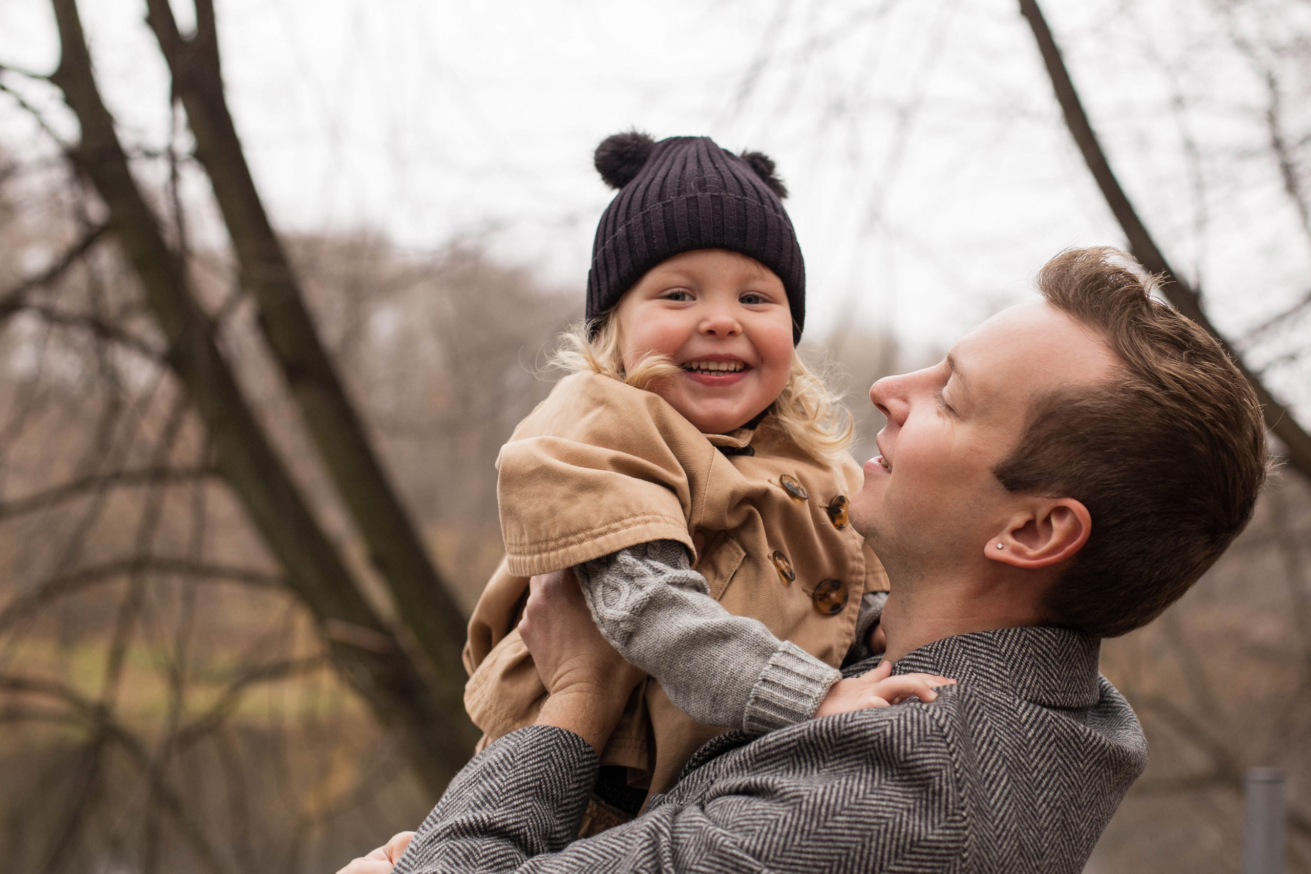 Адель, мама и папа — осенняя фотопрогулка в лесопарке. Fotograf u Crnoj Gori-porodično fotografisanje sa djecom, lovestory, nekretnine