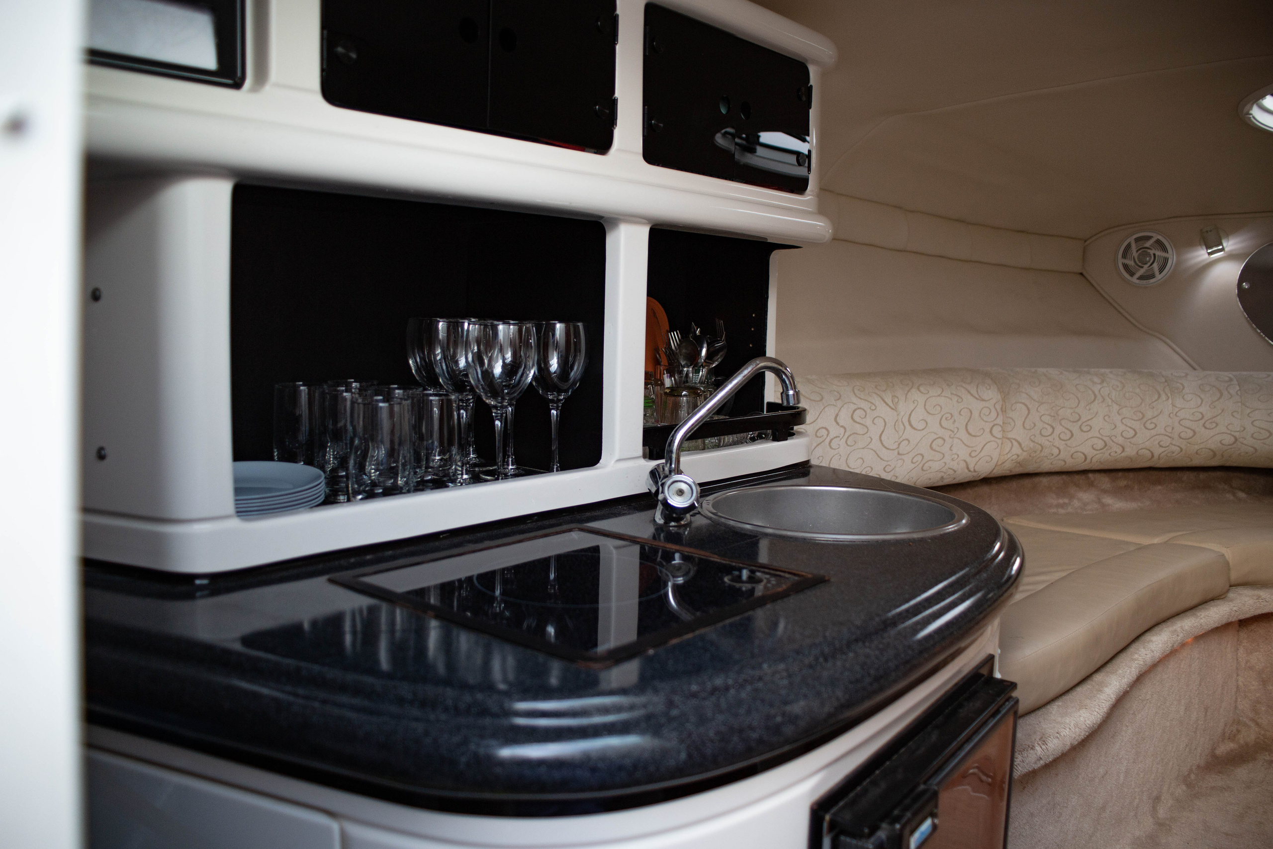 Контент для «Аренда прогулочных катеров». Фотограф в Самаре Оксана Крупнова