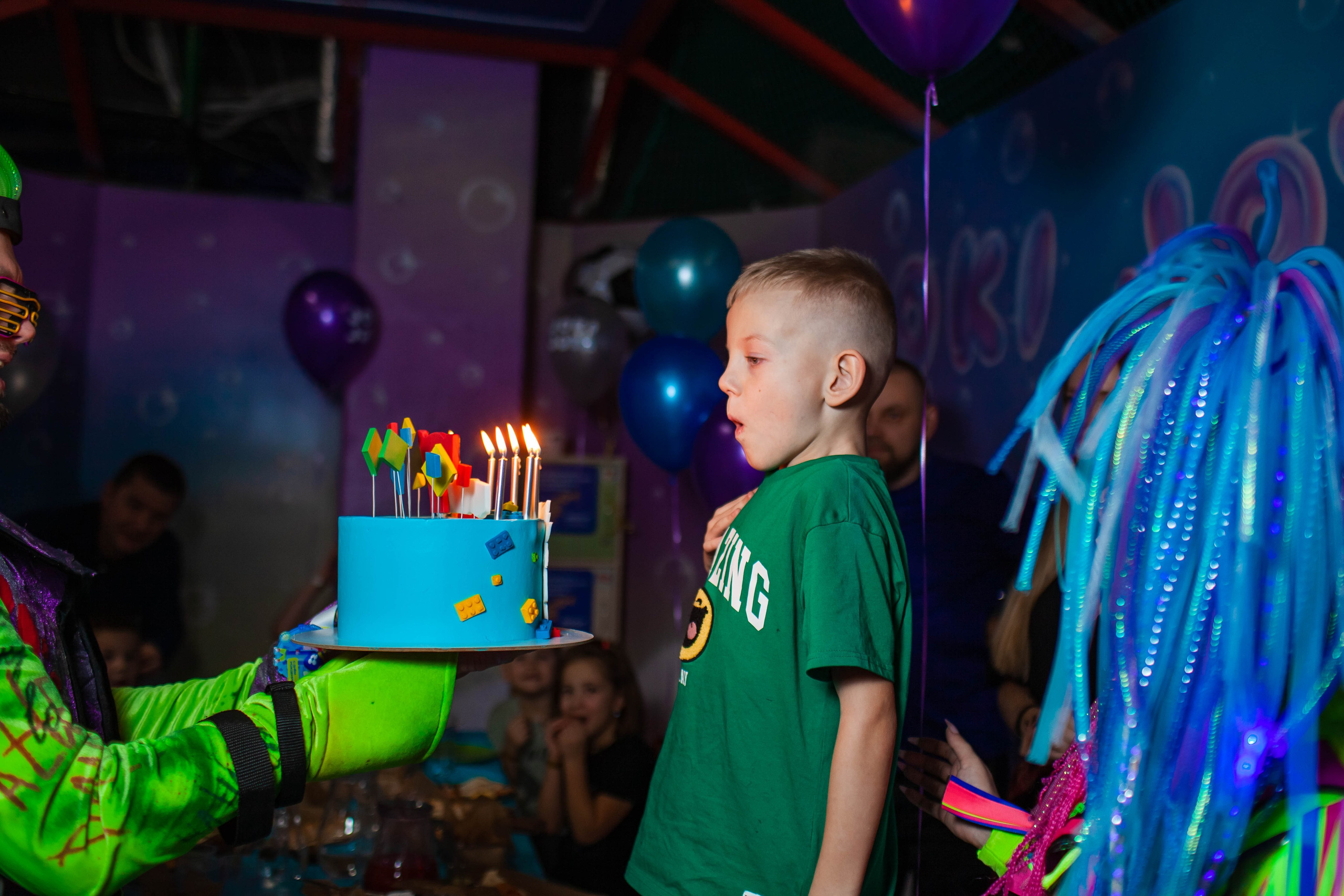 Неон Челендж День рождения Ярослава. Детский и семейный фотограф в Санкт-Петербурге Елизавета Сорокина