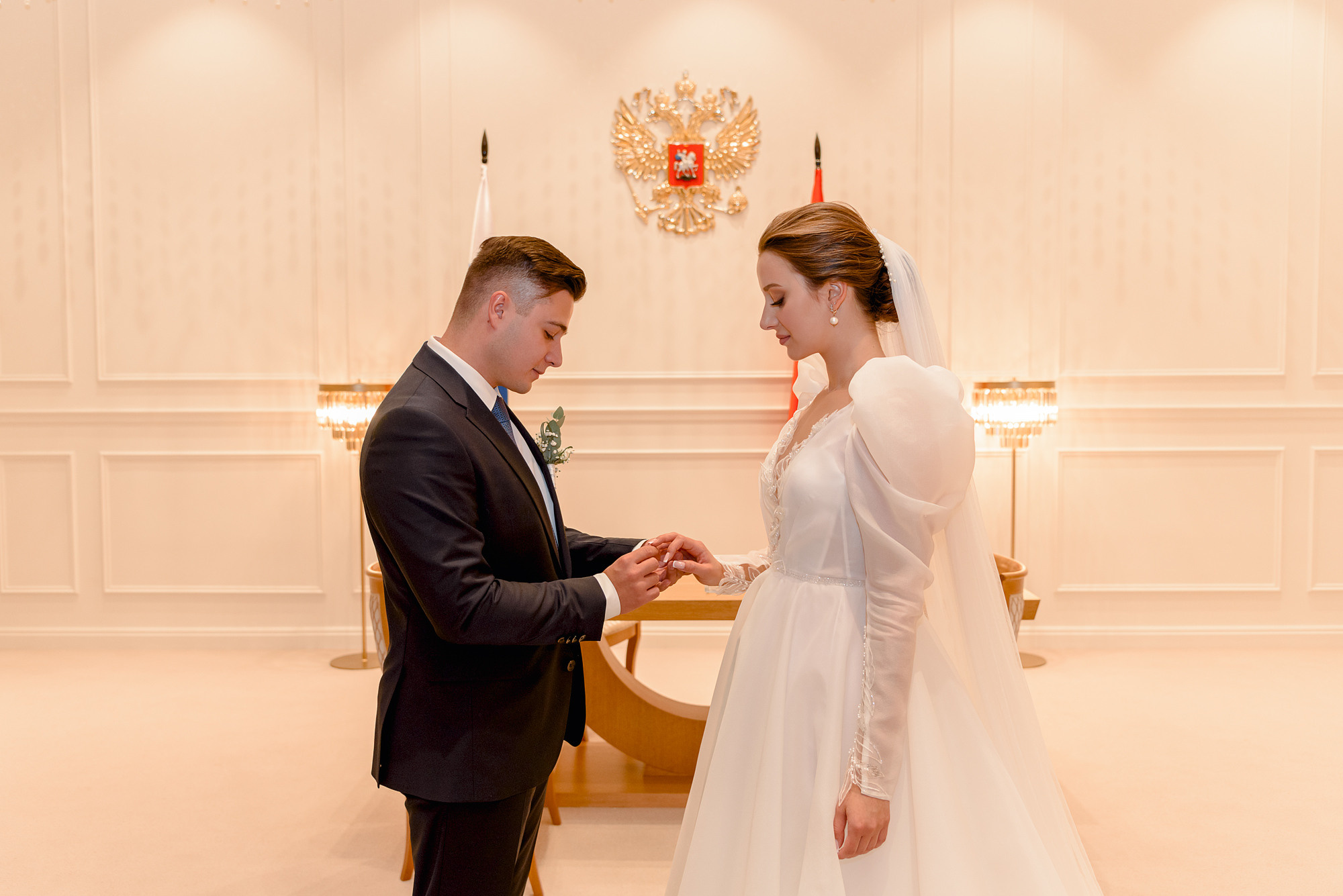 обмен кольцами в загсе