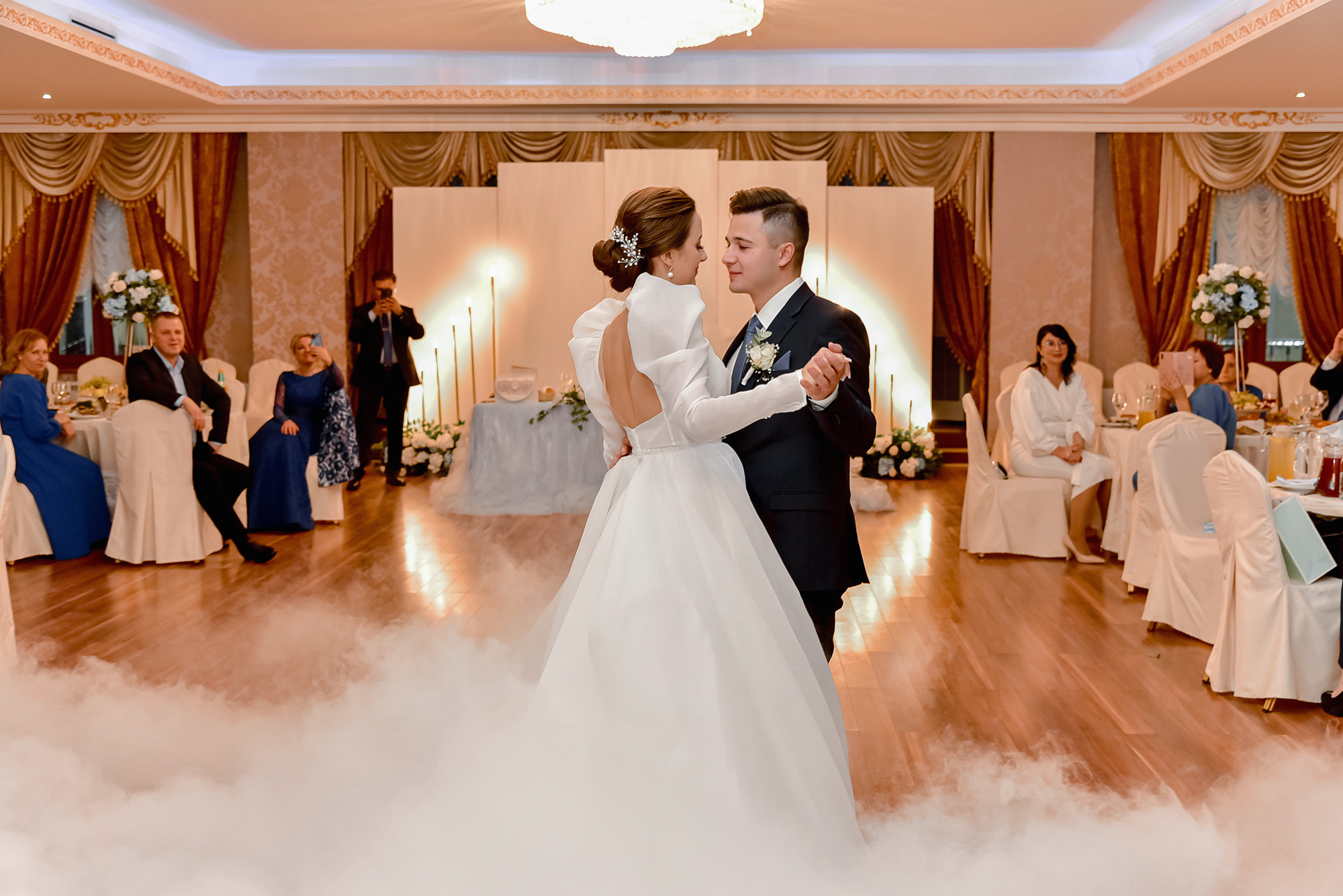 первый танец молодых