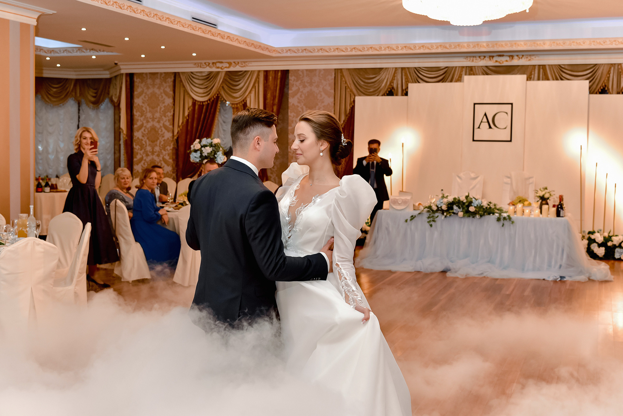 танец молодых, фотограф