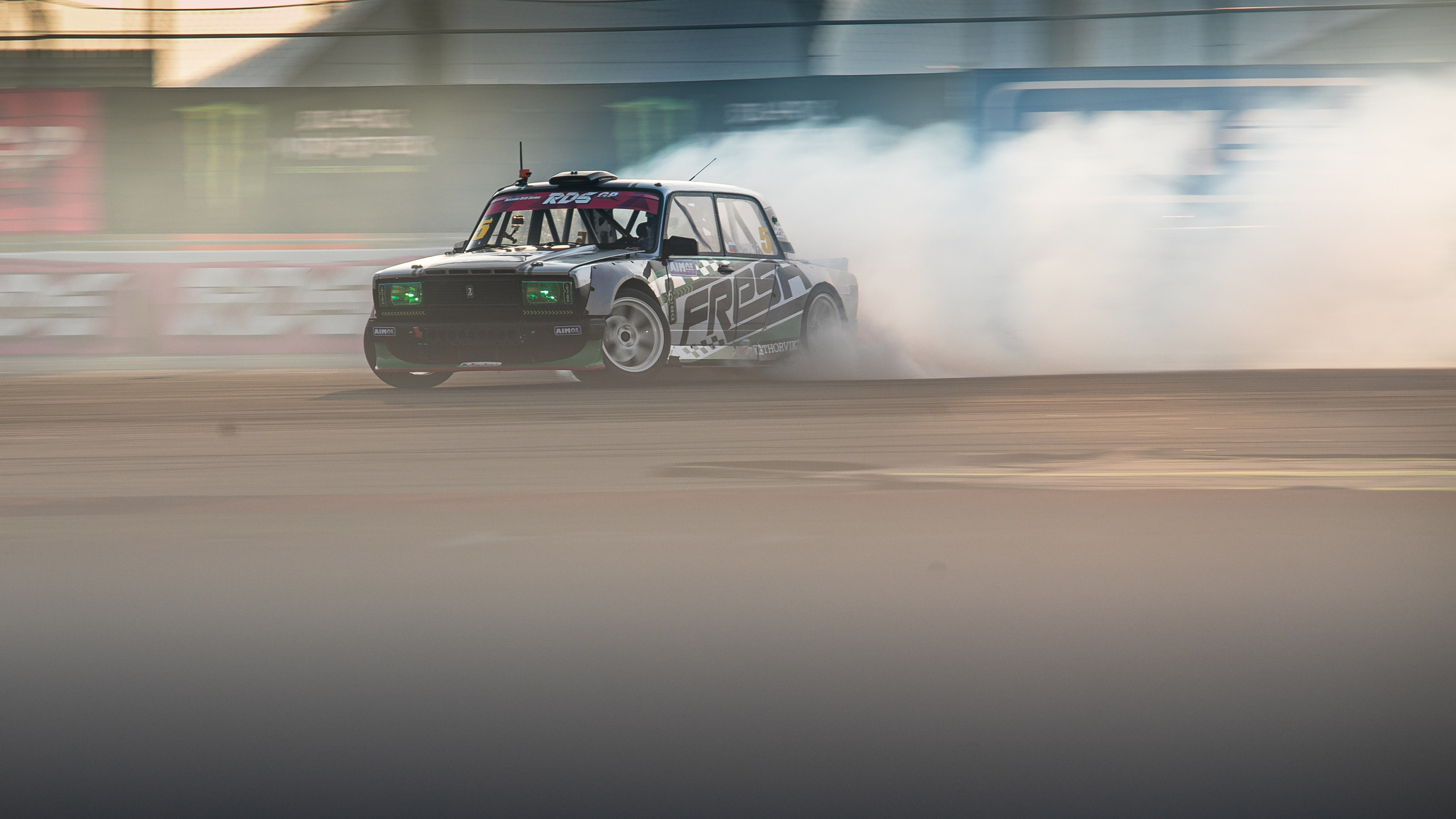 Спорт. Tony Mikhailov