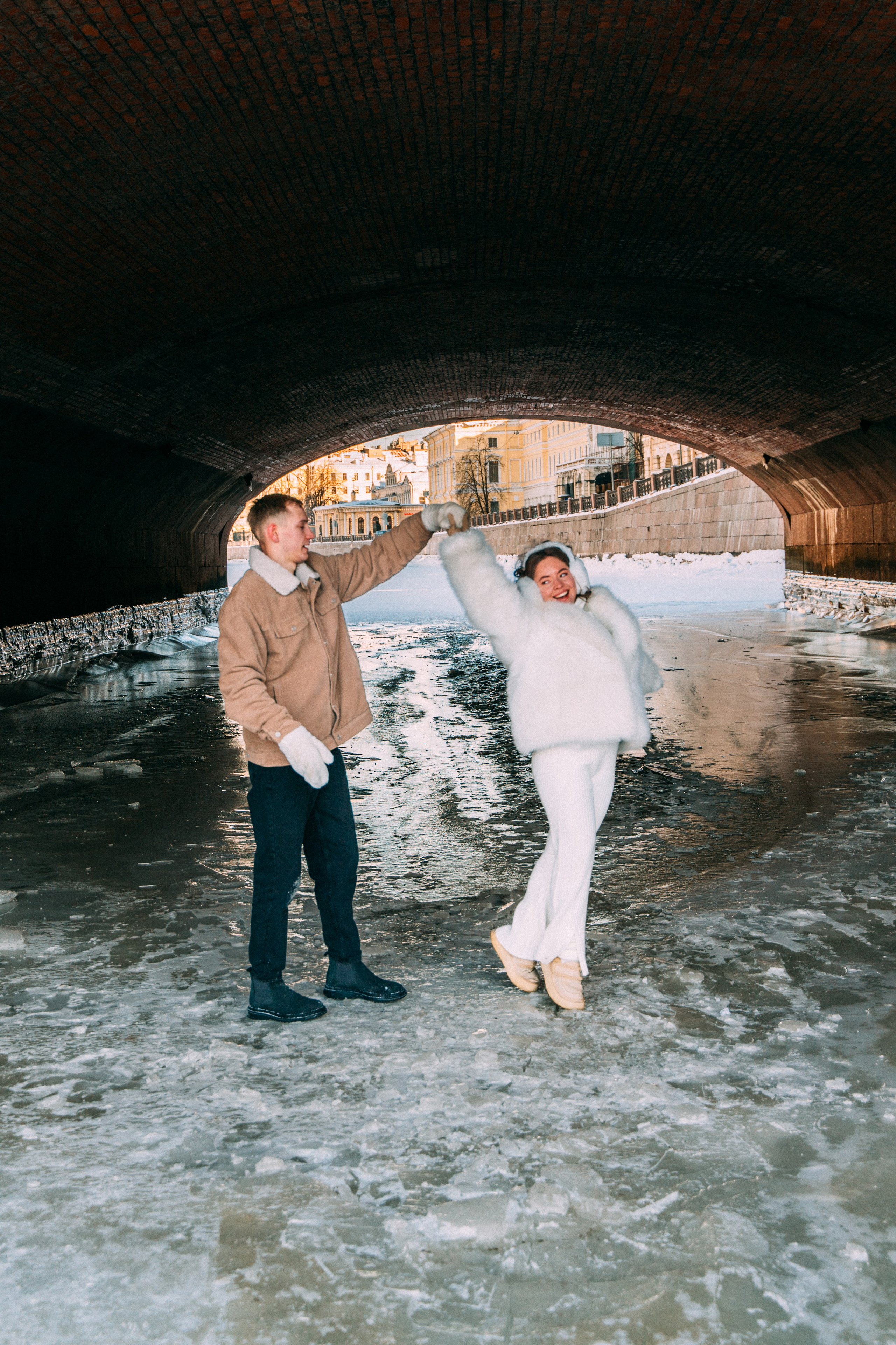 Лавстори на льду по рекам и каналам Санкт-Петербурга