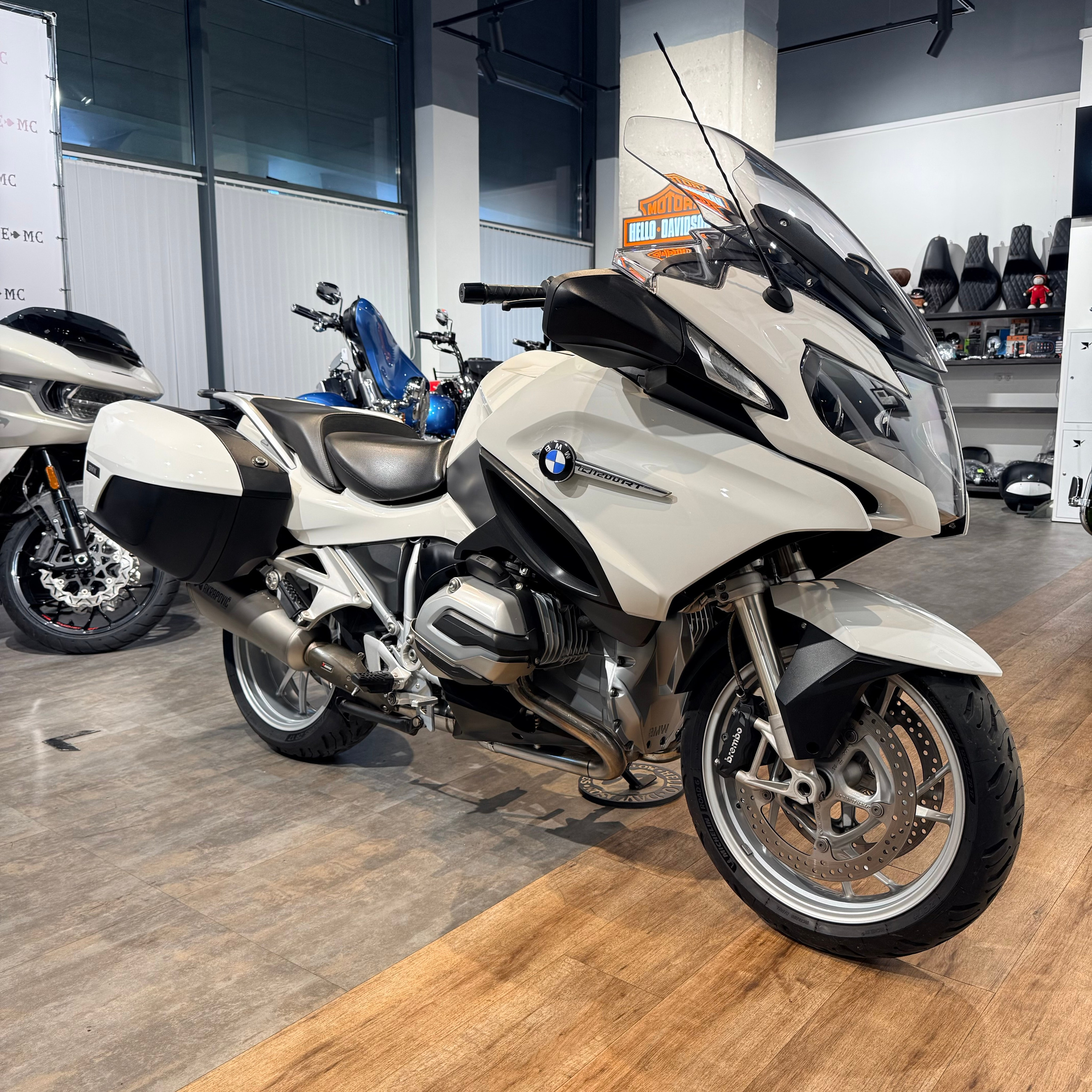 2015 BMW R1200RT Alpine White (VIN WB10*5141). Hello Davidson, Москва. Только хорошие мотоциклы…