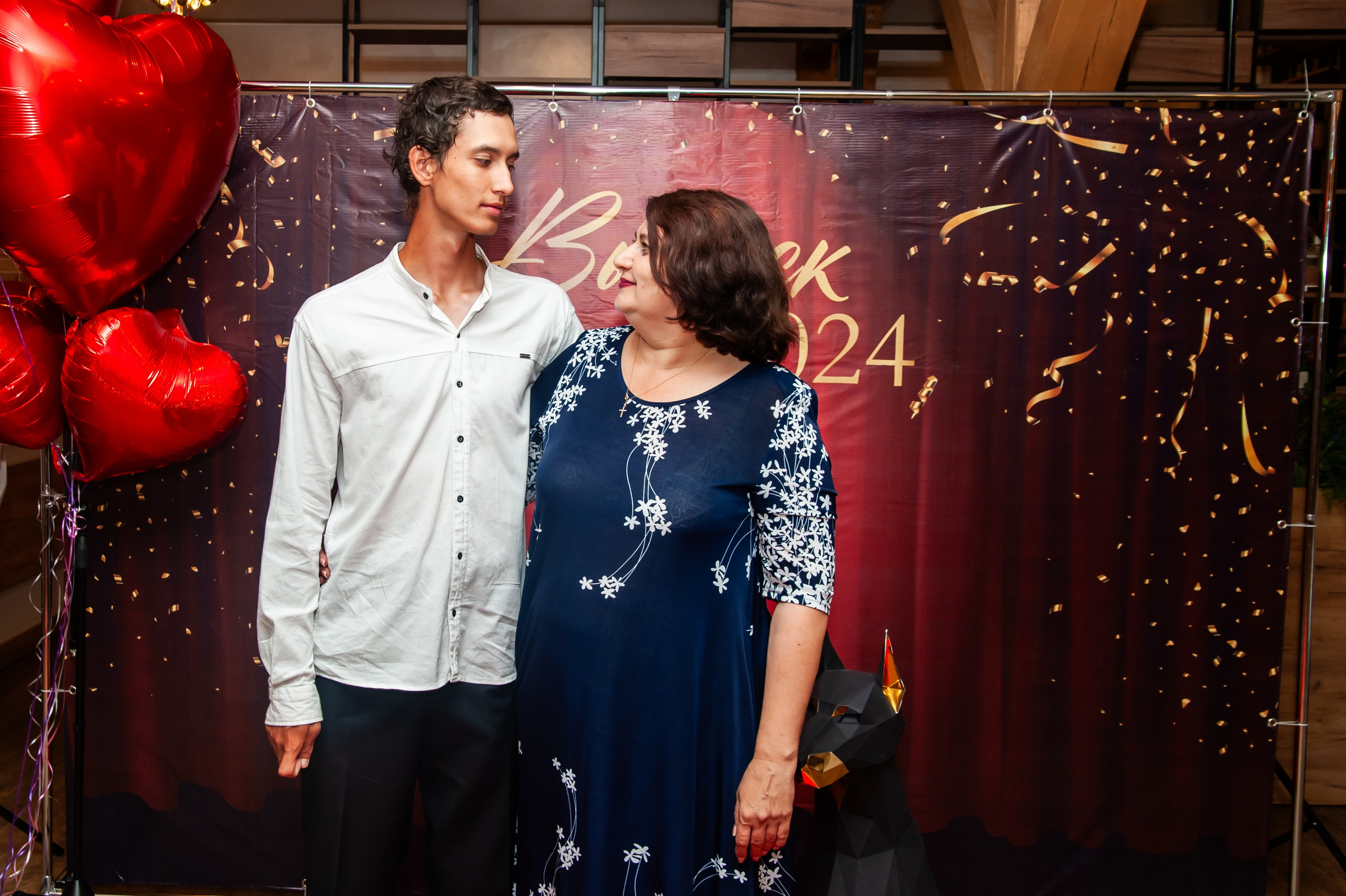 Выпускной МАОУ СОШ № 17 им. Эдуарда Есаяна. Свадебный и семейный фотограф Денис Лукьянов в Краснодаре, Краснодарском крае и Республике Крым