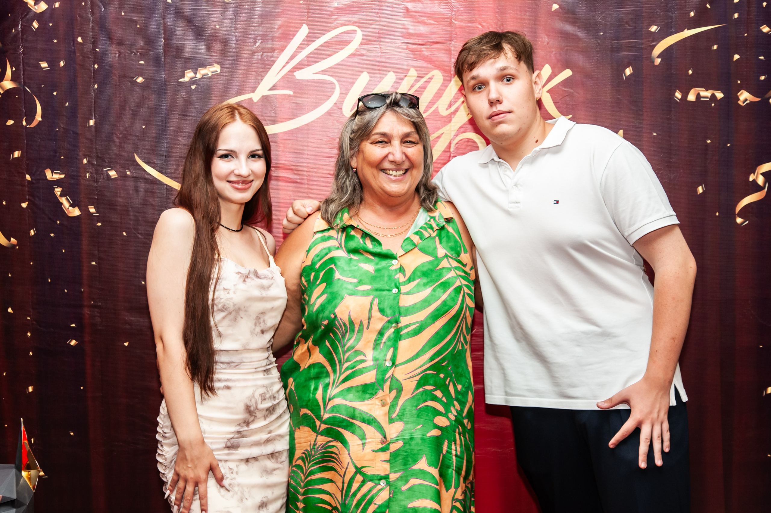 Выпускной МАОУ СОШ № 17 им. Эдуарда Есаяна. Свадебный и семейный фотограф Денис Лукьянов в Краснодаре, Краснодарском крае и Республике Крым