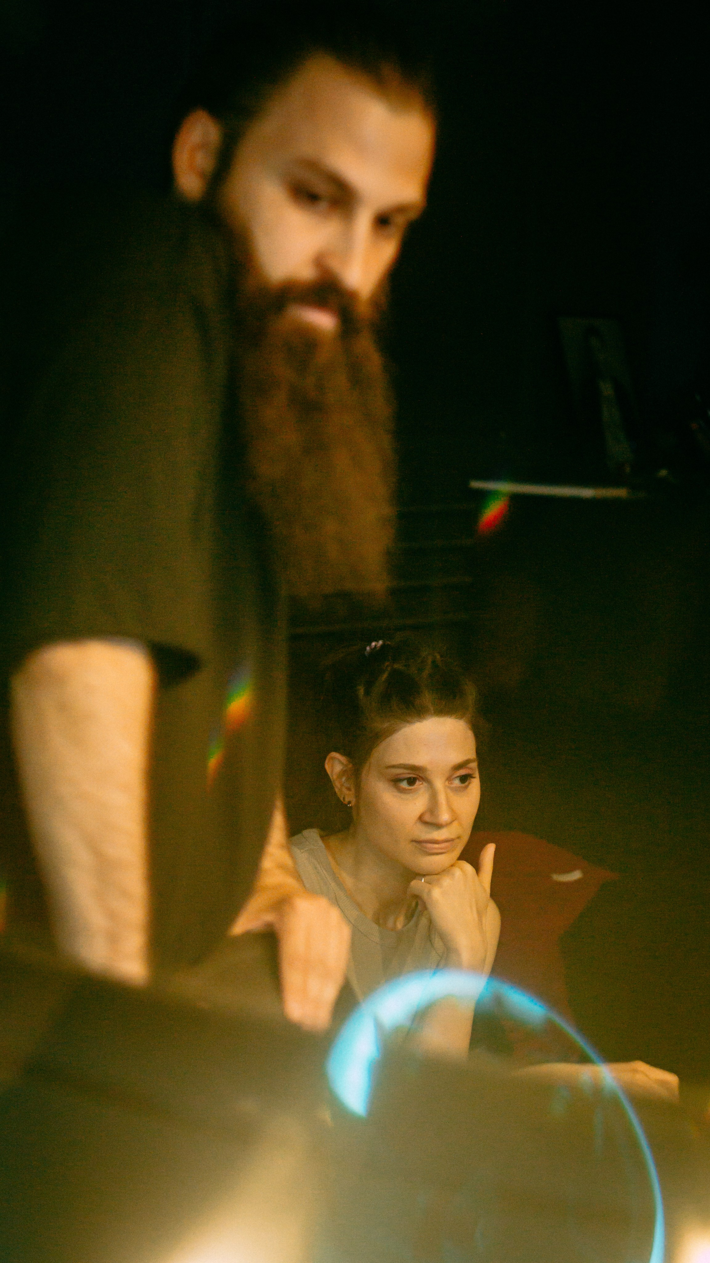 профессиональная фотосъемка музыкантов в студии звукозаписи, процесс звукозаписи, портреты музыкантов