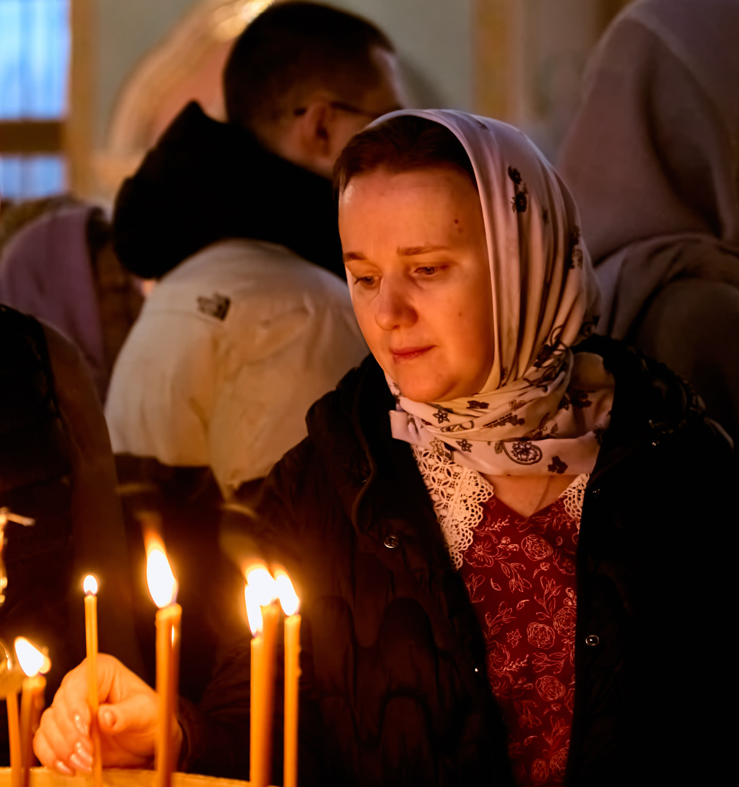 На Литургии у подсвечника в Храме преподобного Серафима Саровского г. Дзержинск фотограф Николай Голованов