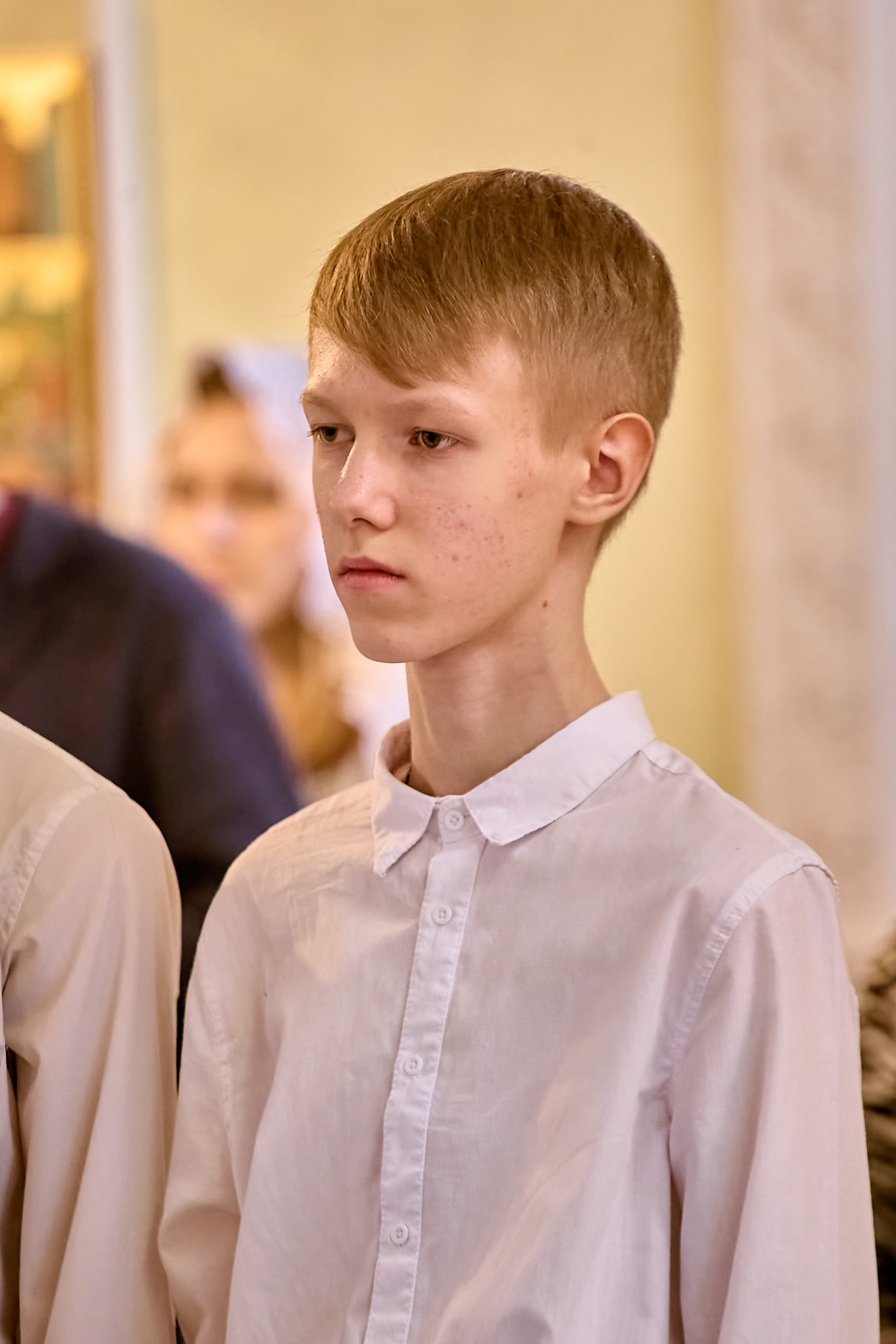 Гимназисты на Литургии. Детский портрет православного фотографа