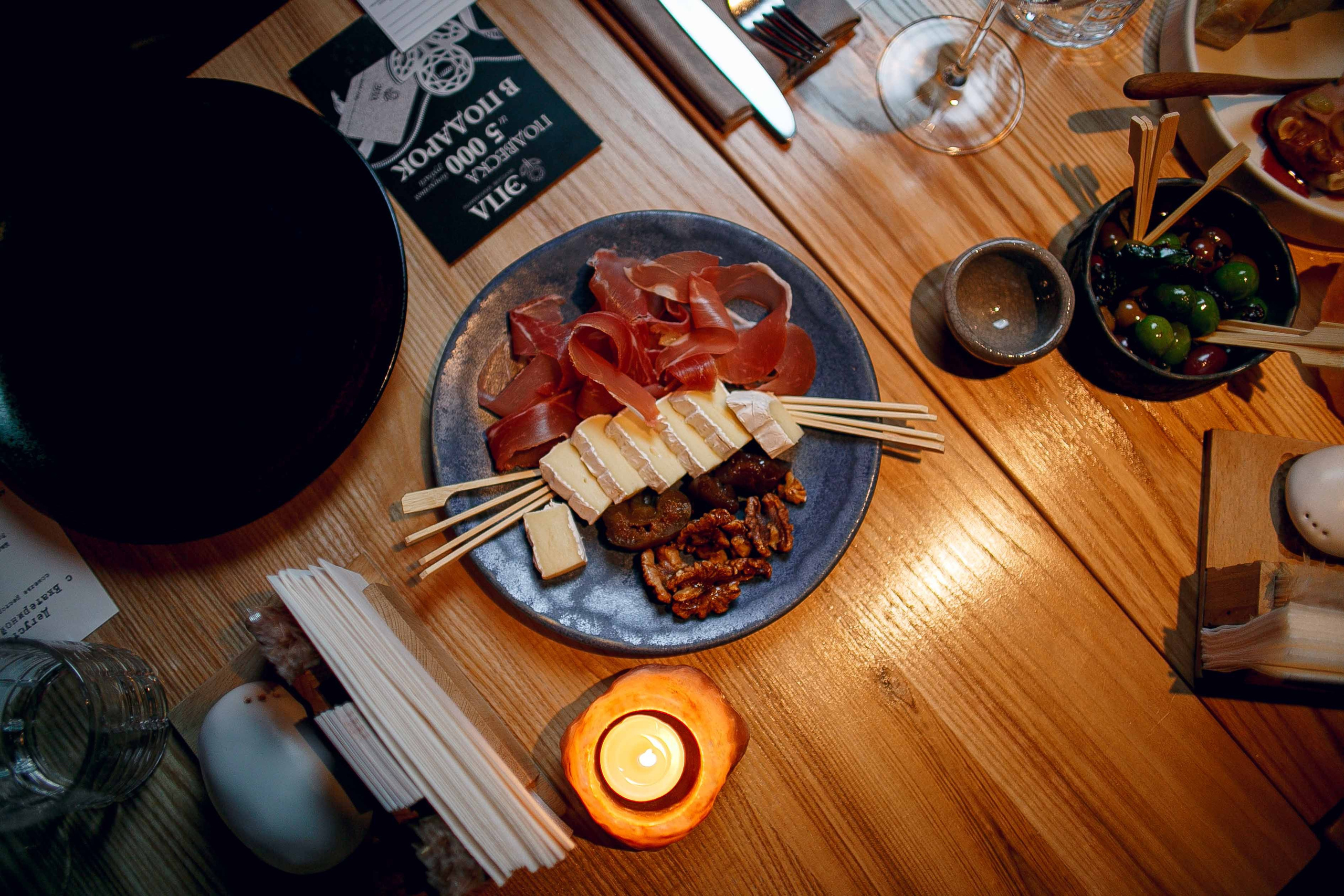 Винный вечер в «Сказке». Ваш репортажный фотограф Артемий Антонов
