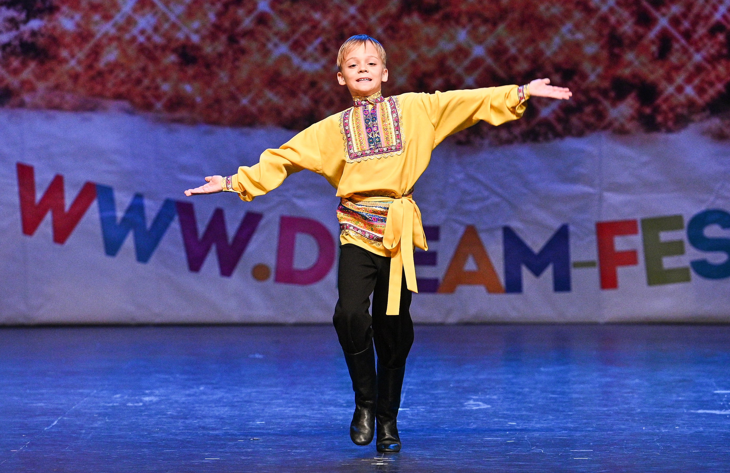 14.11.2024 «Новогодний Звездопад Талантов» Фестивальное движение «Шаг к мечте» г. Москва. Медиастудия Фото Концепт