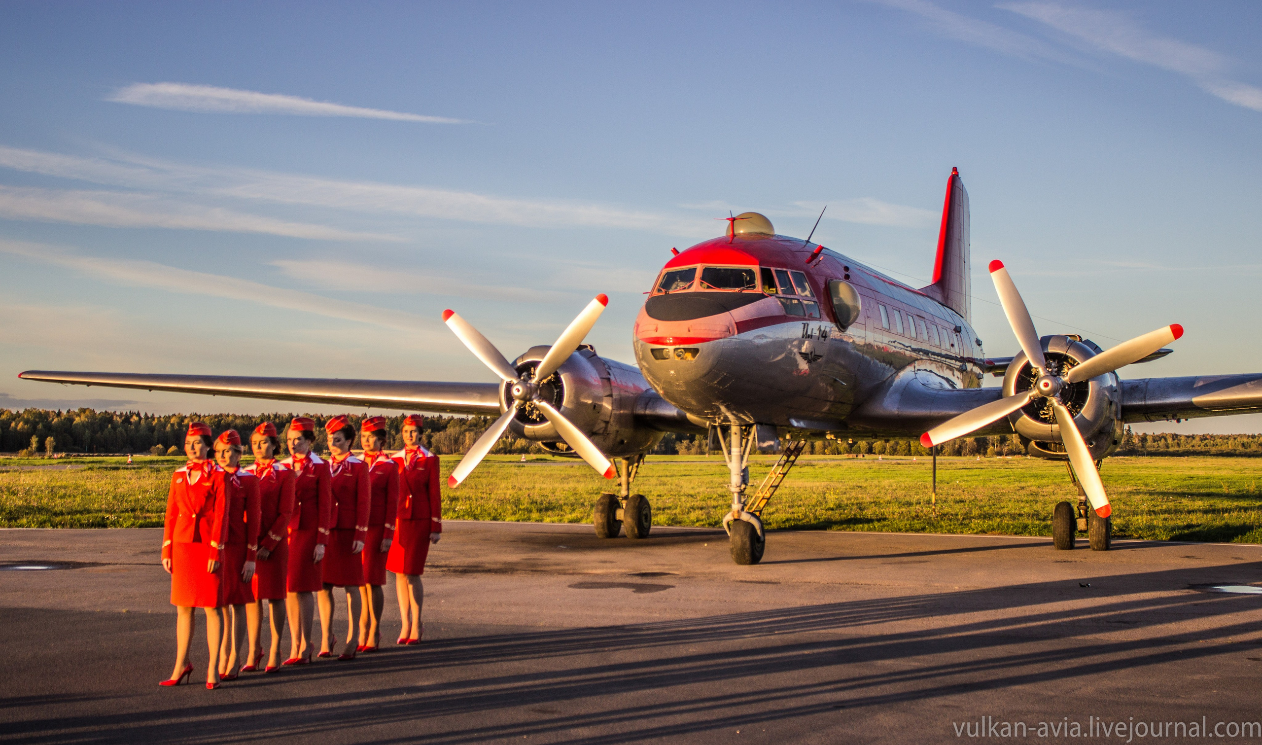 Ил-14Т «Пингвин» в съёмках клипа группы «Сопрано» (2015 г.). Авиационная техника для кино, рекламы и фотосессий