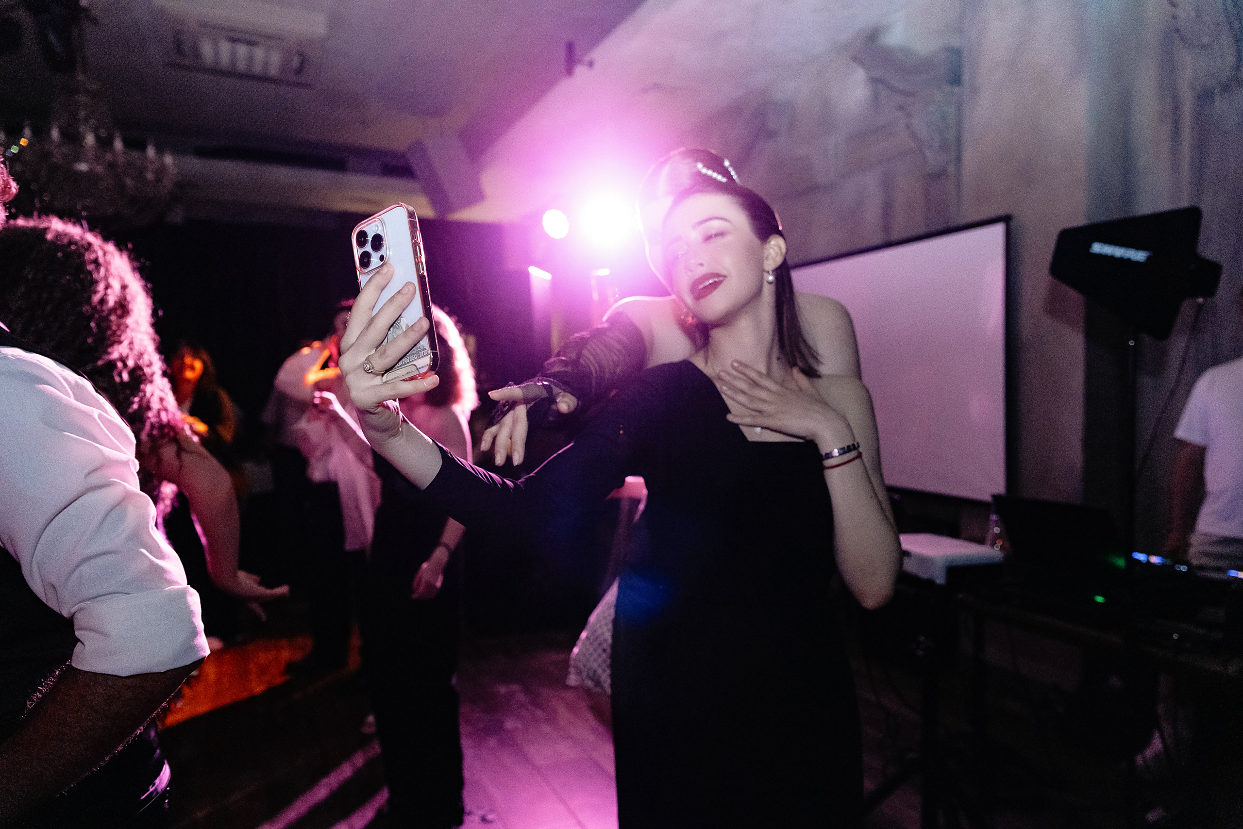 11 класс Гимназия 69. Фотограф и Видеограф в Краснодаре Юлия Солодченко