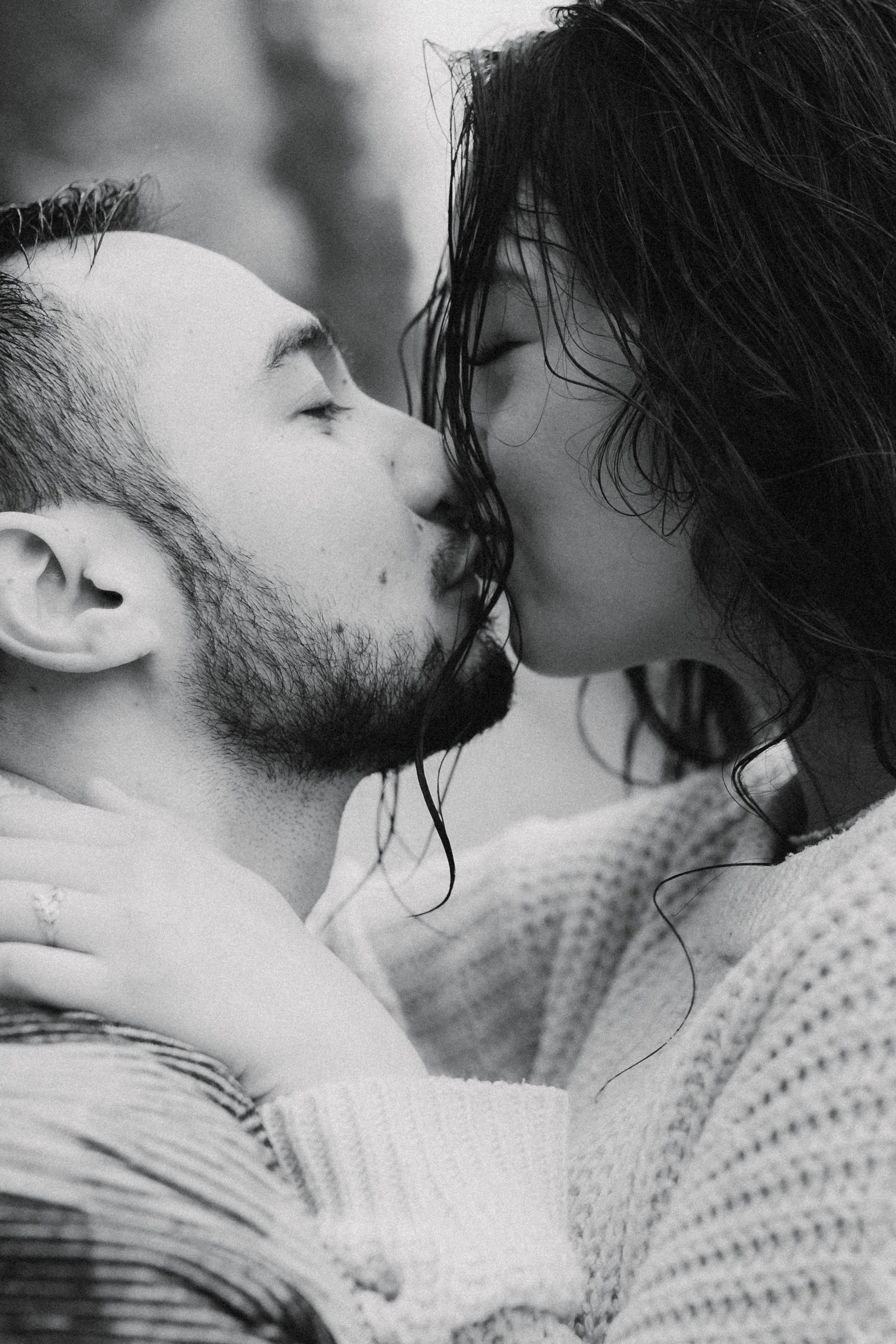 Бегать по сентябрьским лужам вдвоём. Свадебный фотограф Новосибирск