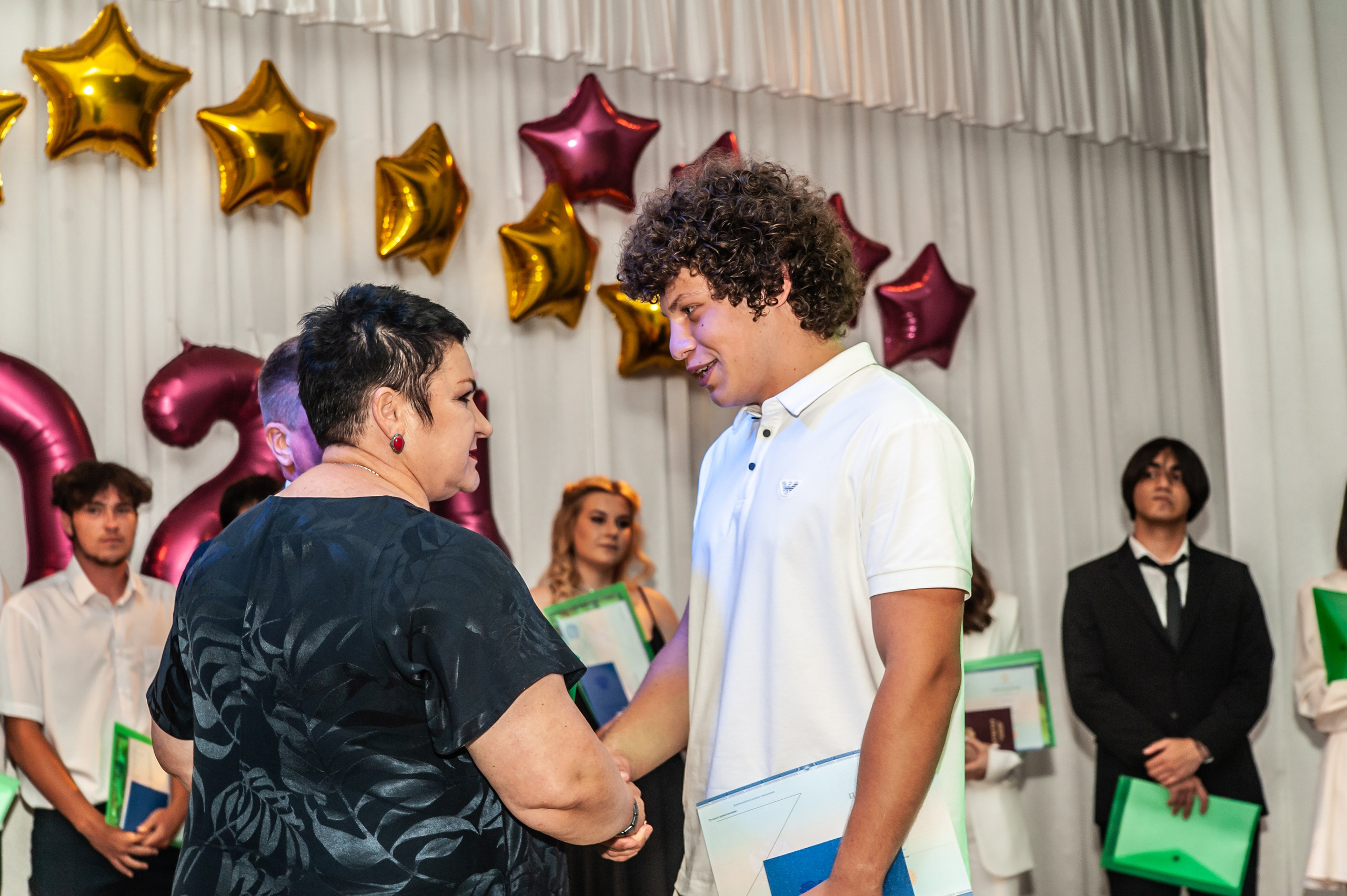 Выпускной МАОУ СОШ № 17 им. Эдуарда Есаяна. Свадебный и семейный фотограф Денис Лукьянов в Краснодаре, Краснодарском крае и Республике Крым