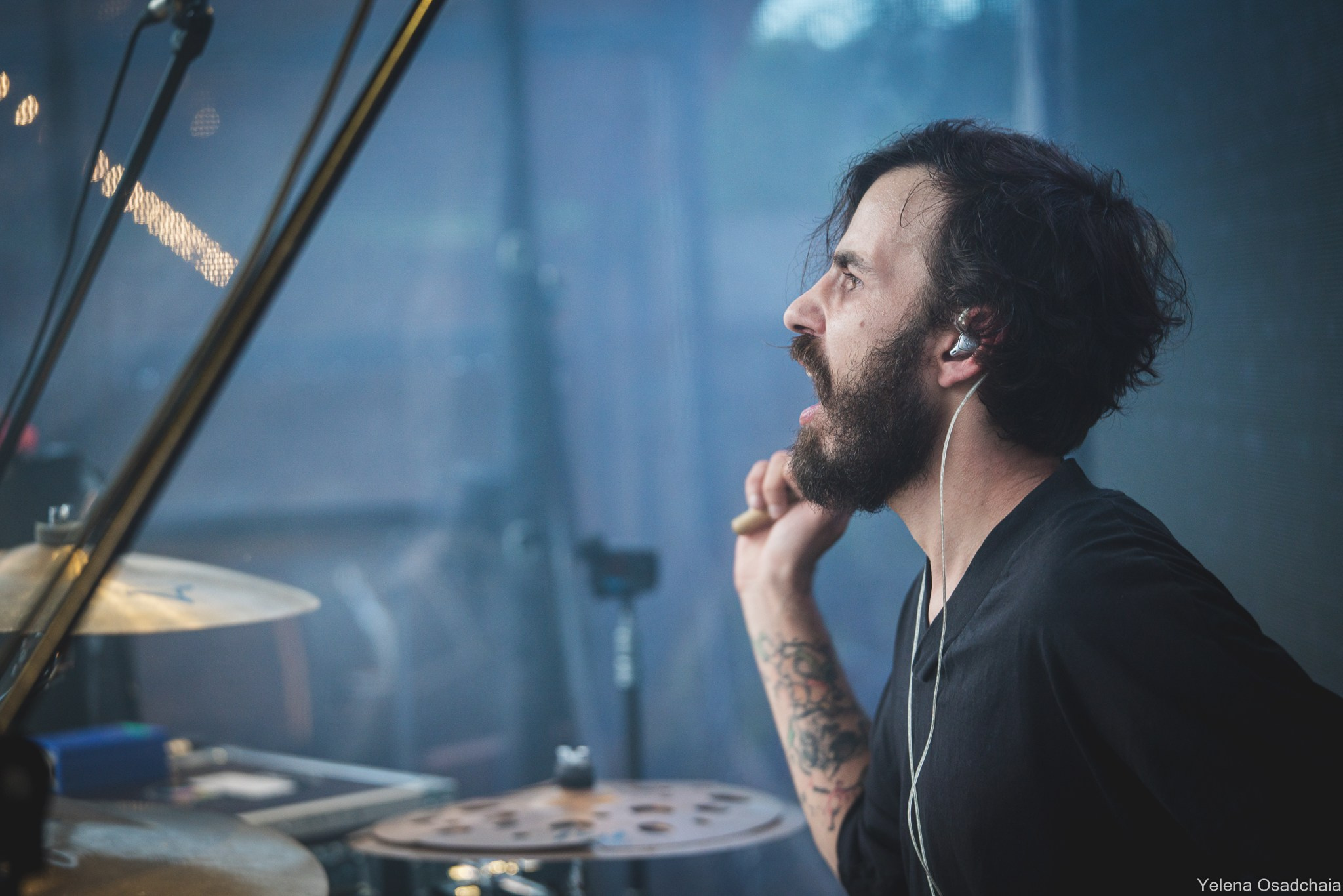 Живой 2025 — День 1. Елена Осадчая — фотографирую музыку на сцене и в жизни