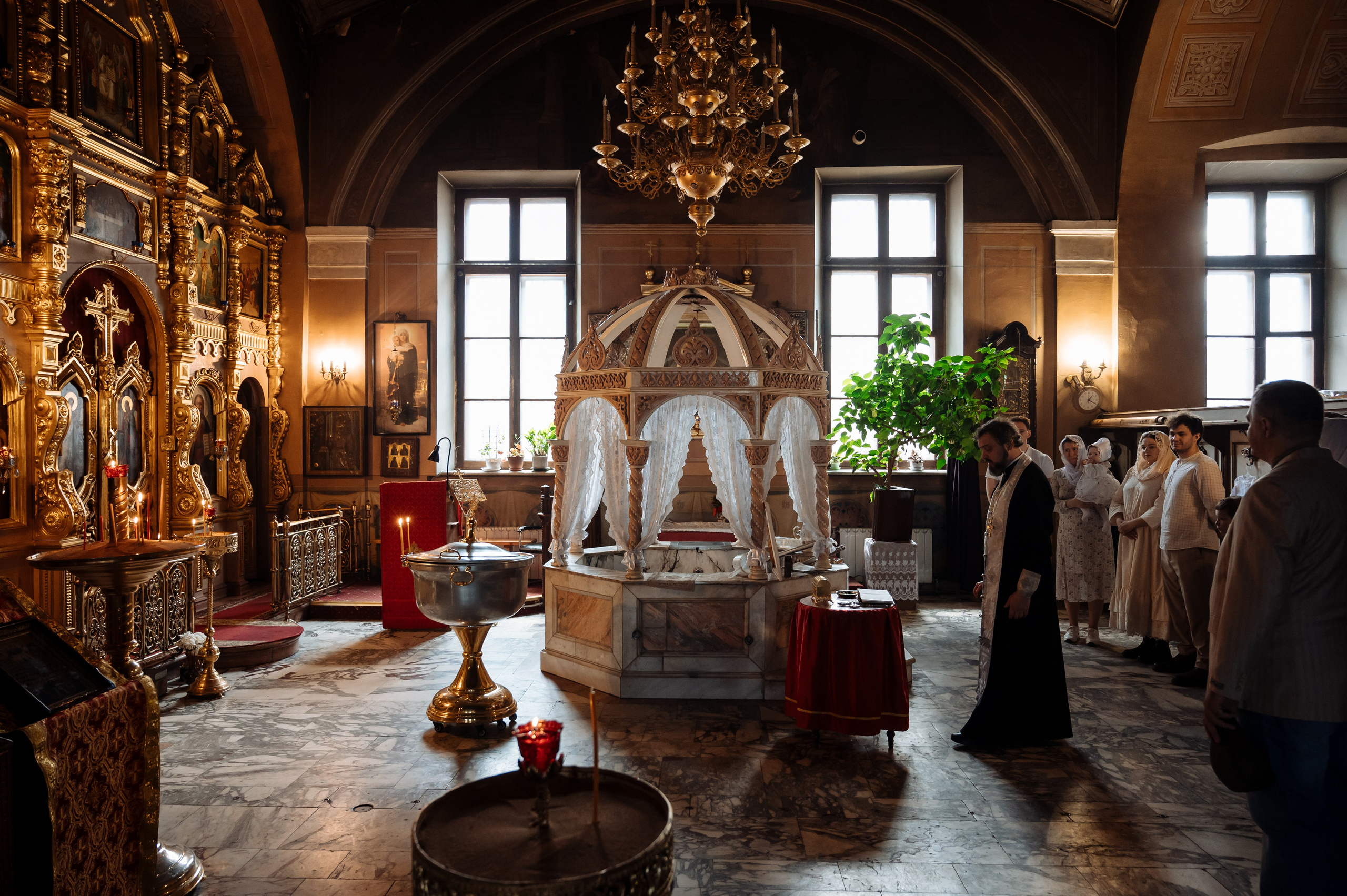 Фотосъёмка крещения. Анастасия Петрович фотограф, фотокорреспондент в Москве и Санкт-Петербурге. Фотосъёмка репортажа, мероприятия, корпоративная съёмка, контент