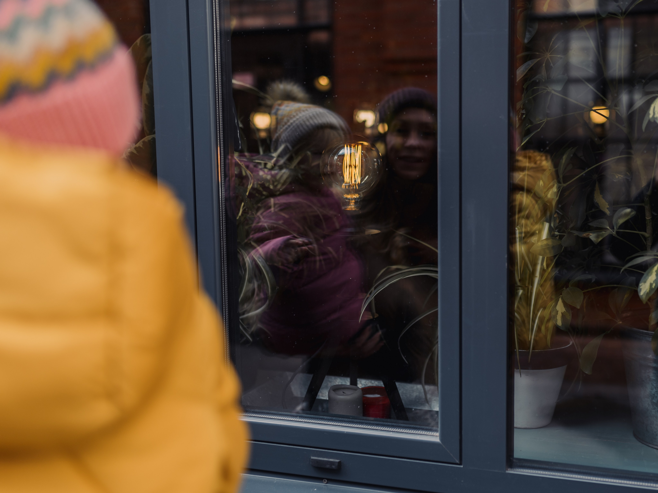 Прогулочная фотосессия в городе в стиле Lifestyle. Контент-фотограф в Москве Хныкина Лена