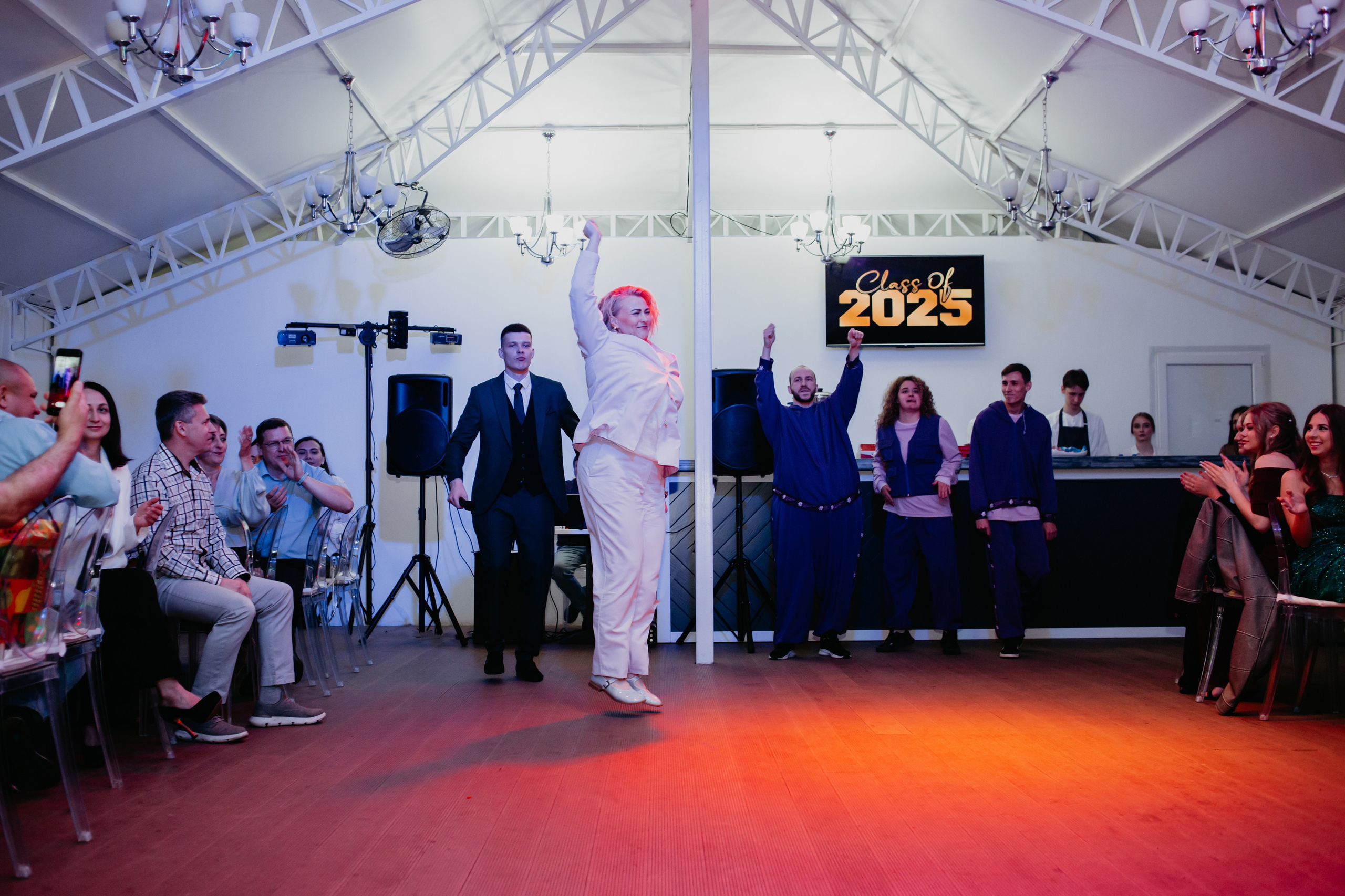 Выпускной 2025 (41 школа) 11 класс. Фотограф в Челябинске Ополихина Анна