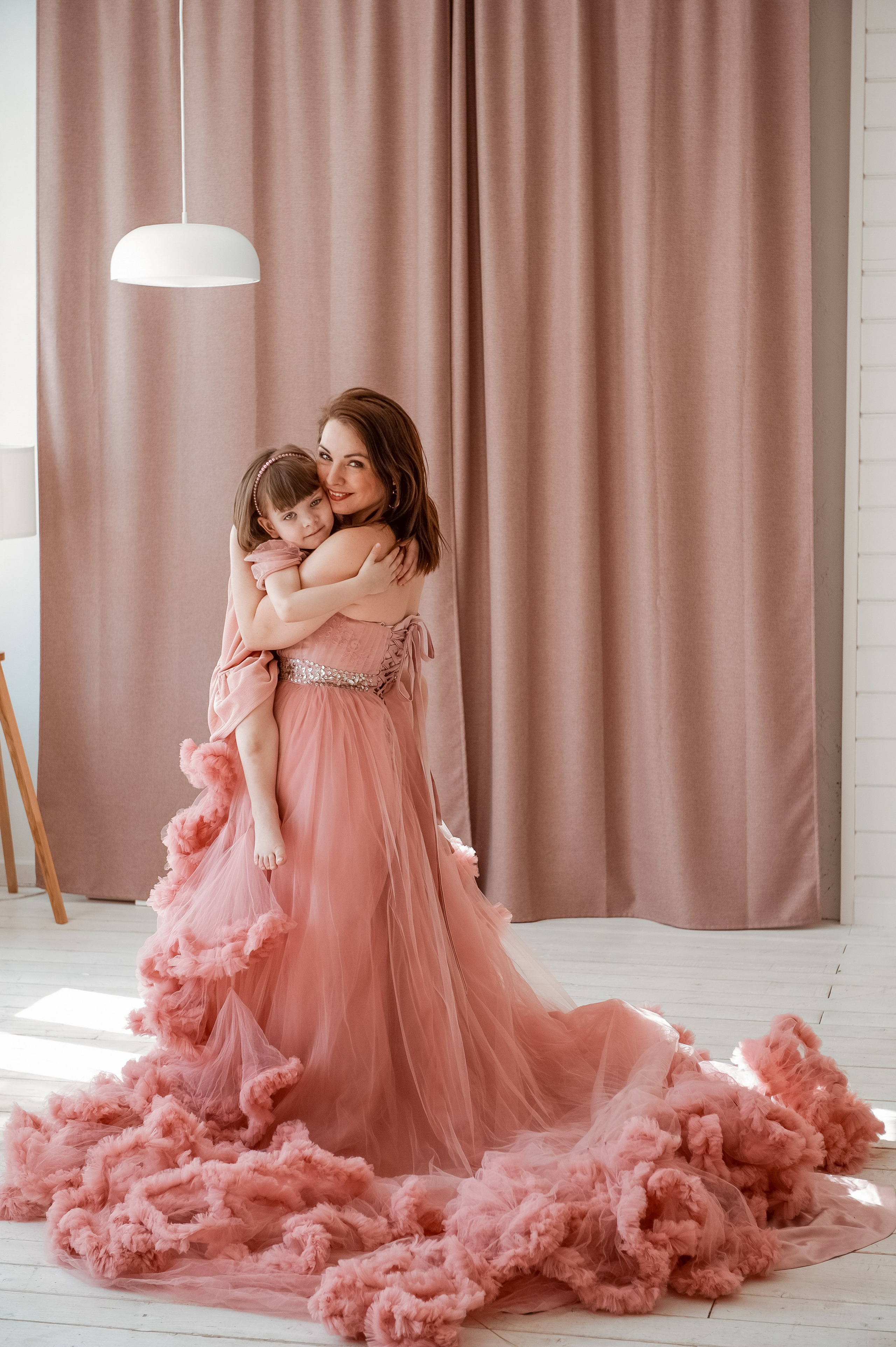 Олеся и Вика. Семейный и женский фотограф, контент фотосессия в Екатеринбурге