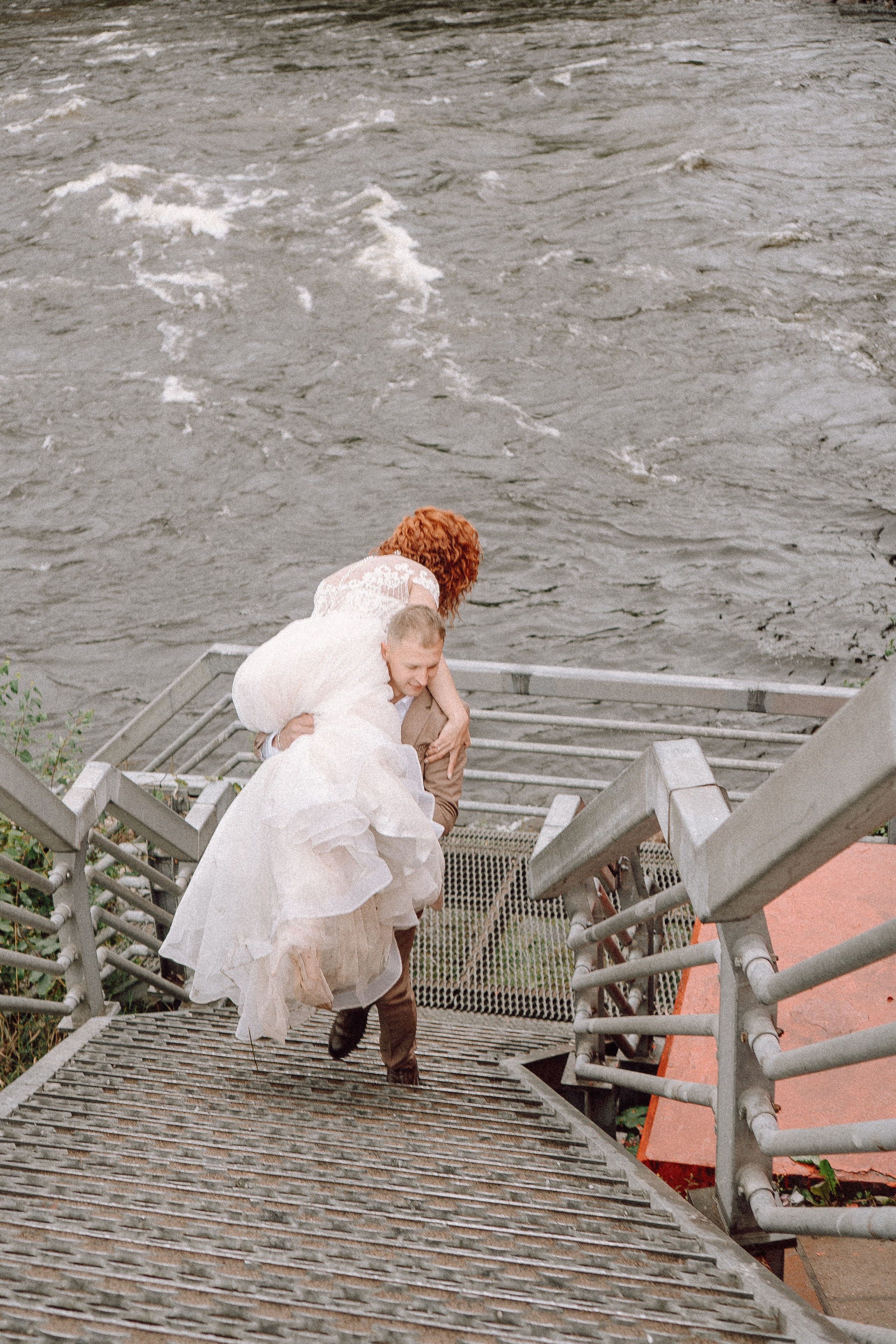 СВАДЕБНАЯ ФОТОСЕССИИЯ ПАРЫ В ГОРОДЕ ПРИОЗЕРСК В СОСНОВОМ ЛЕСУ И С ПИКАПОМ. Профессиональный фотограф, Санкт-Петербург — Виктория Богомолова