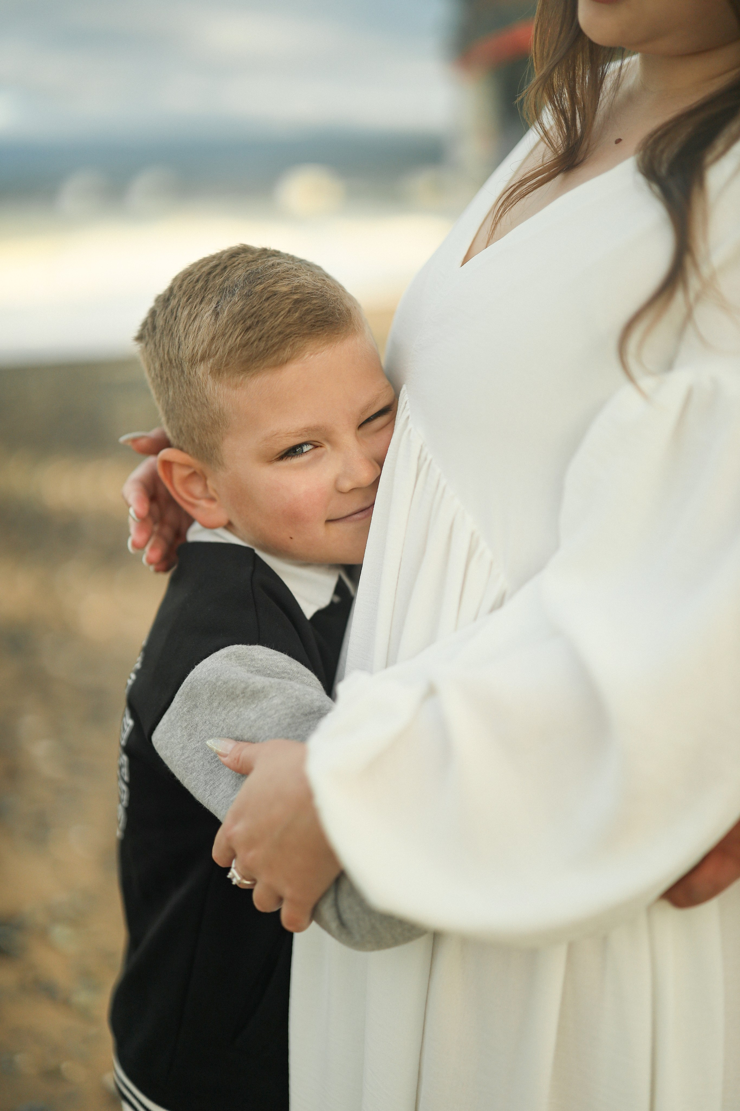 Семейная фотосессия на пляже в Сухуме. Свадебный и семейный фотограф в Абхазии Жанна Соснина