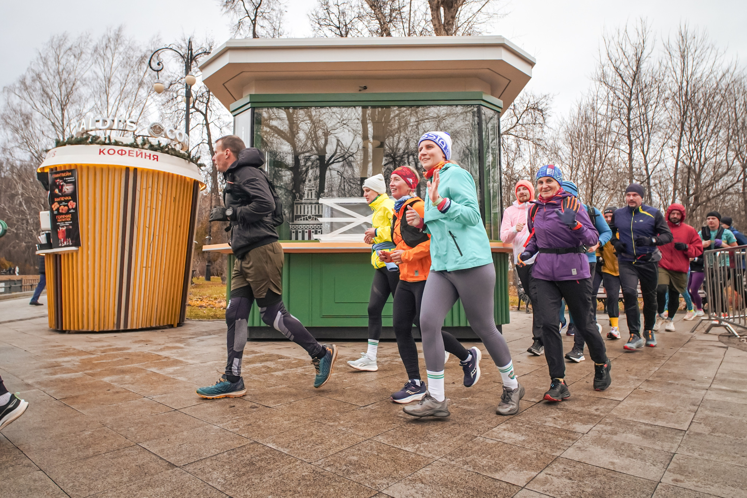 #марафонудома #яuzarun 2024 2-я петля, группа 6:30. Роман Капилюшов. Бег. Фото. Видео. г. Люберцы