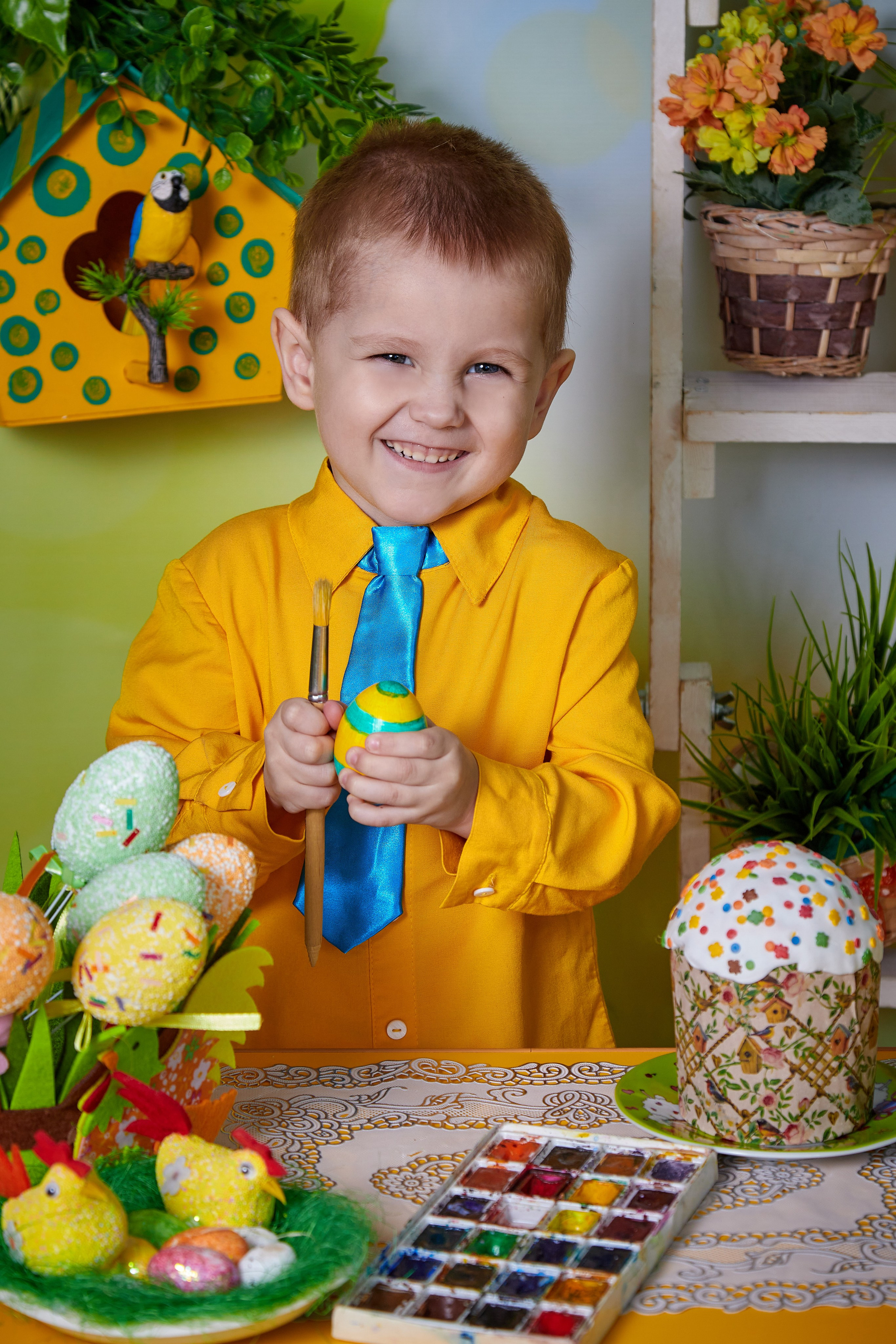 Красим яйца. Детская выездная фотостудия