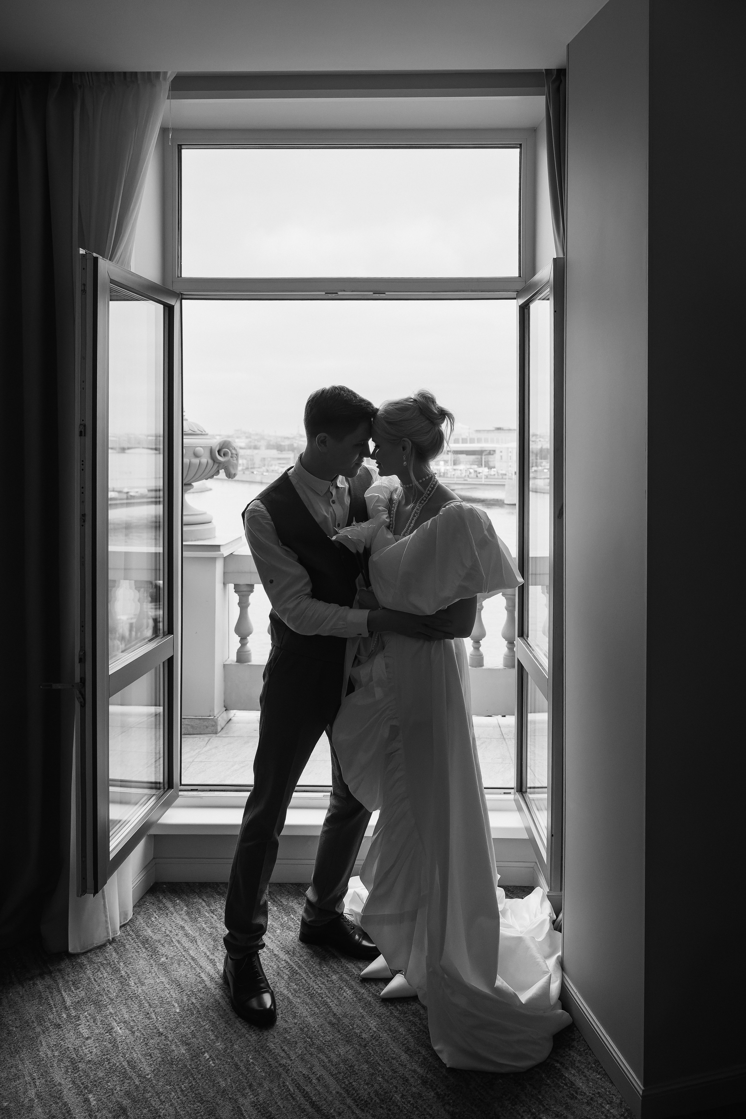 Свадебная фотосессия в отеле. Свадебный и портретный фотограф в Санкт-Петербурге Анна Демьянова