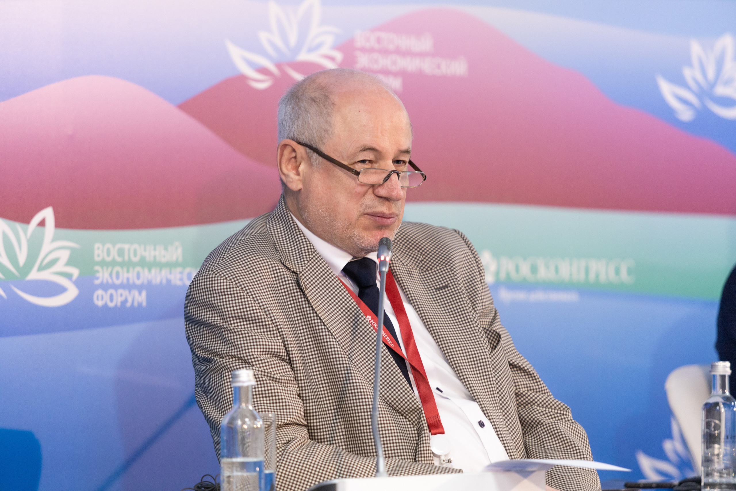 ВЭФ_ Знание о Востоке_ азиатский вектор образования. Репортажный фотограф во Владивостоке