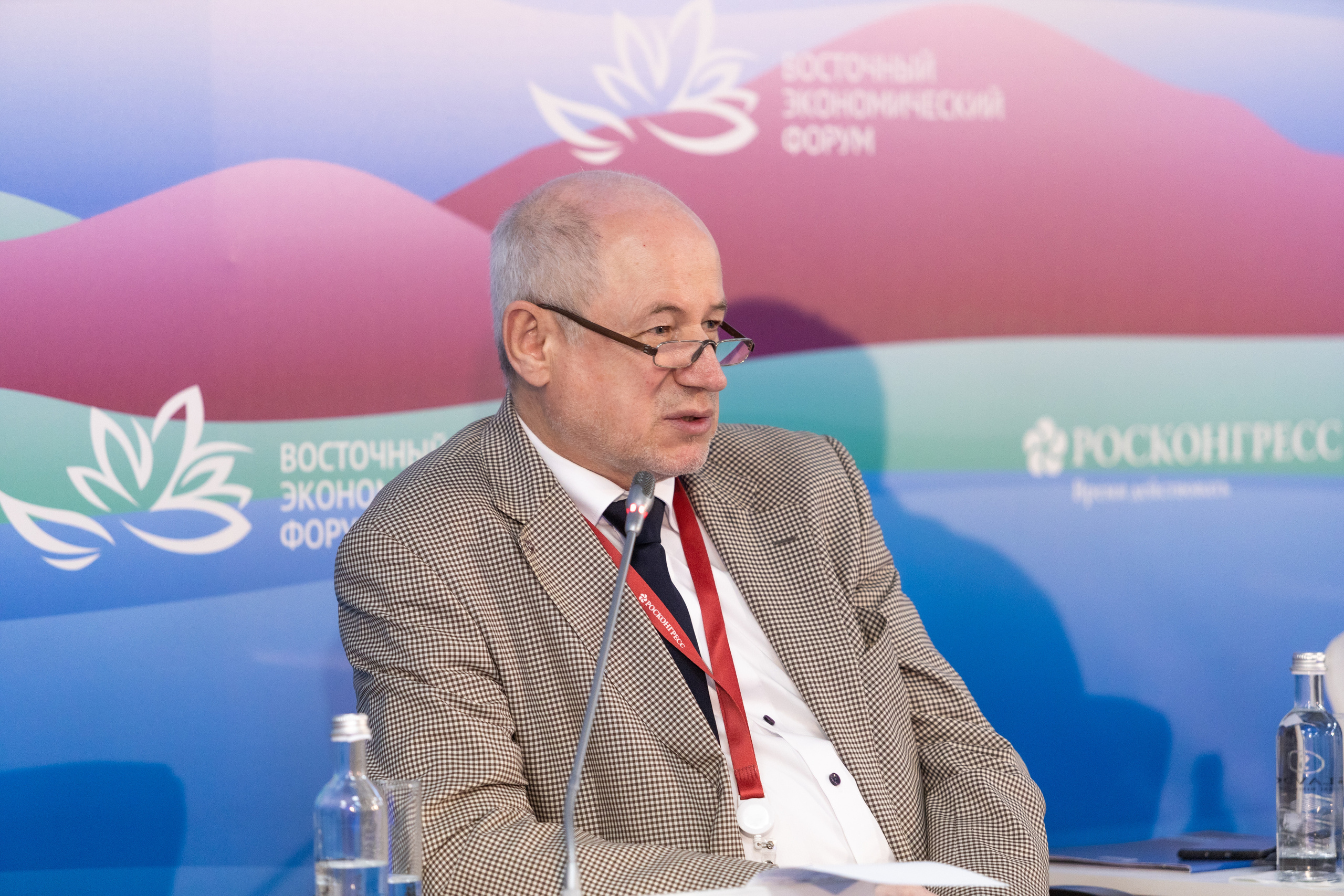 ВЭФ_ Знание о Востоке_ азиатский вектор образования. Репортажный фотограф во Владивостоке