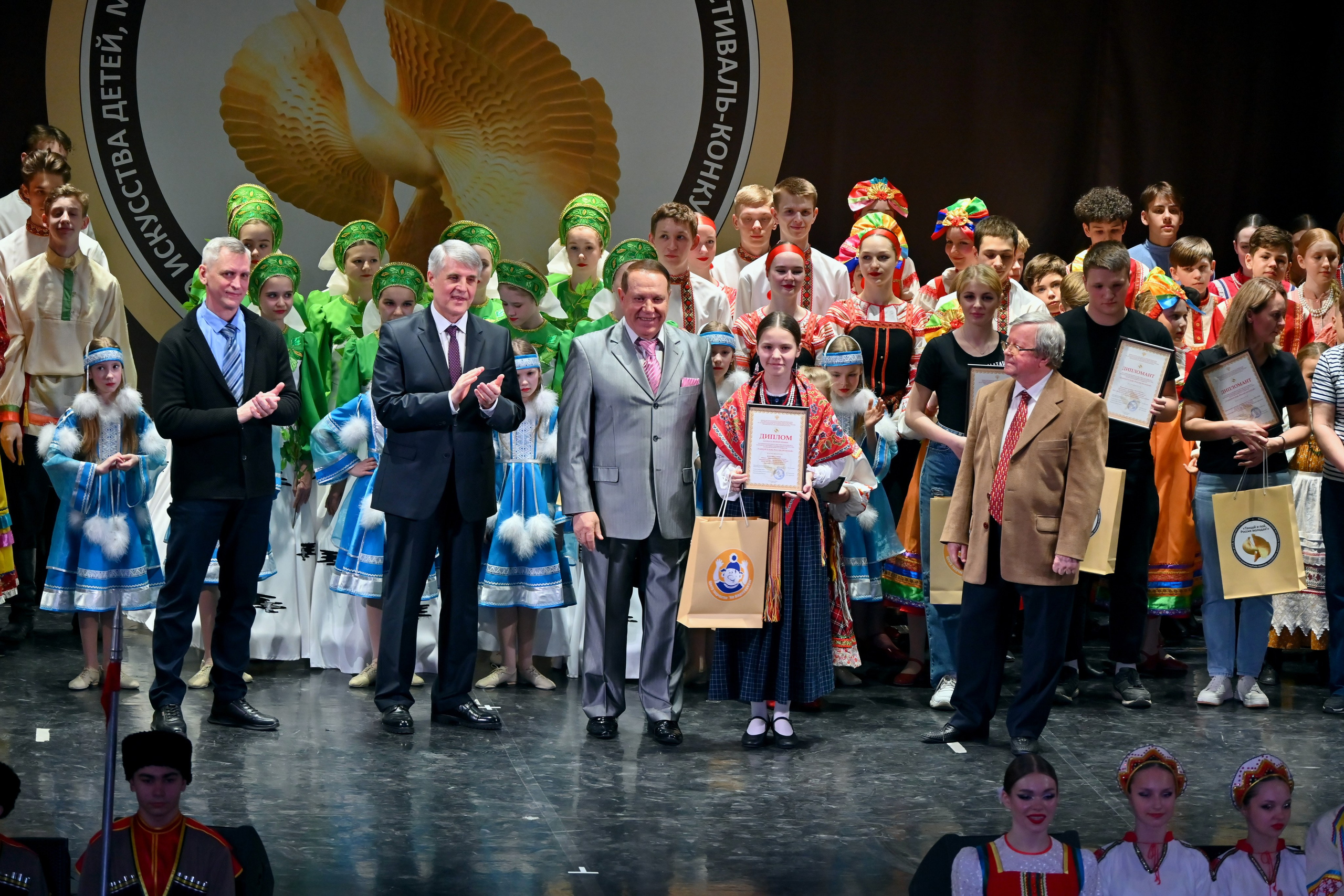 Гала-концерт. Танцуй и пой, Россия Молодая! 22.04.2024. Профессиональный фотограф в Москве Алёна Котова