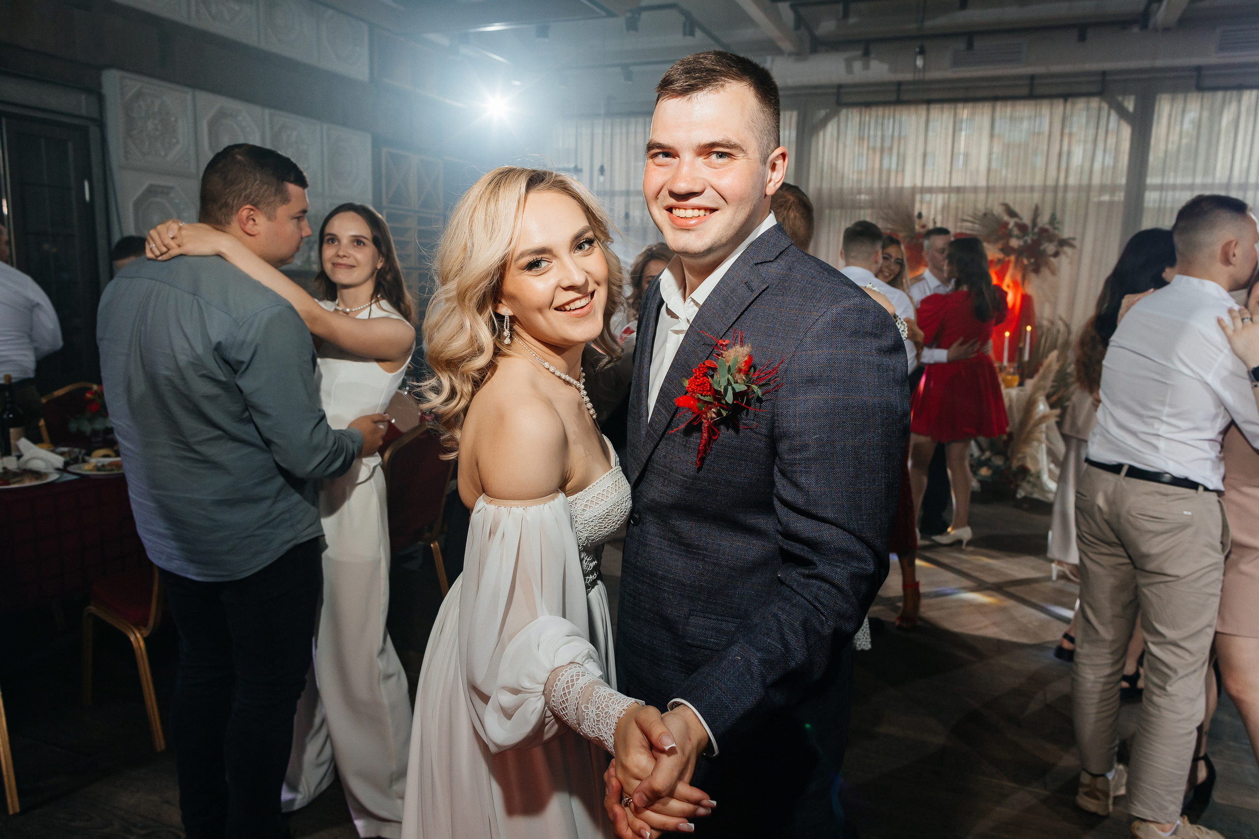 Грандиозное свадебное событие в уютном ресторане. Олег Сверчков | Свадебный фотограф Вологда