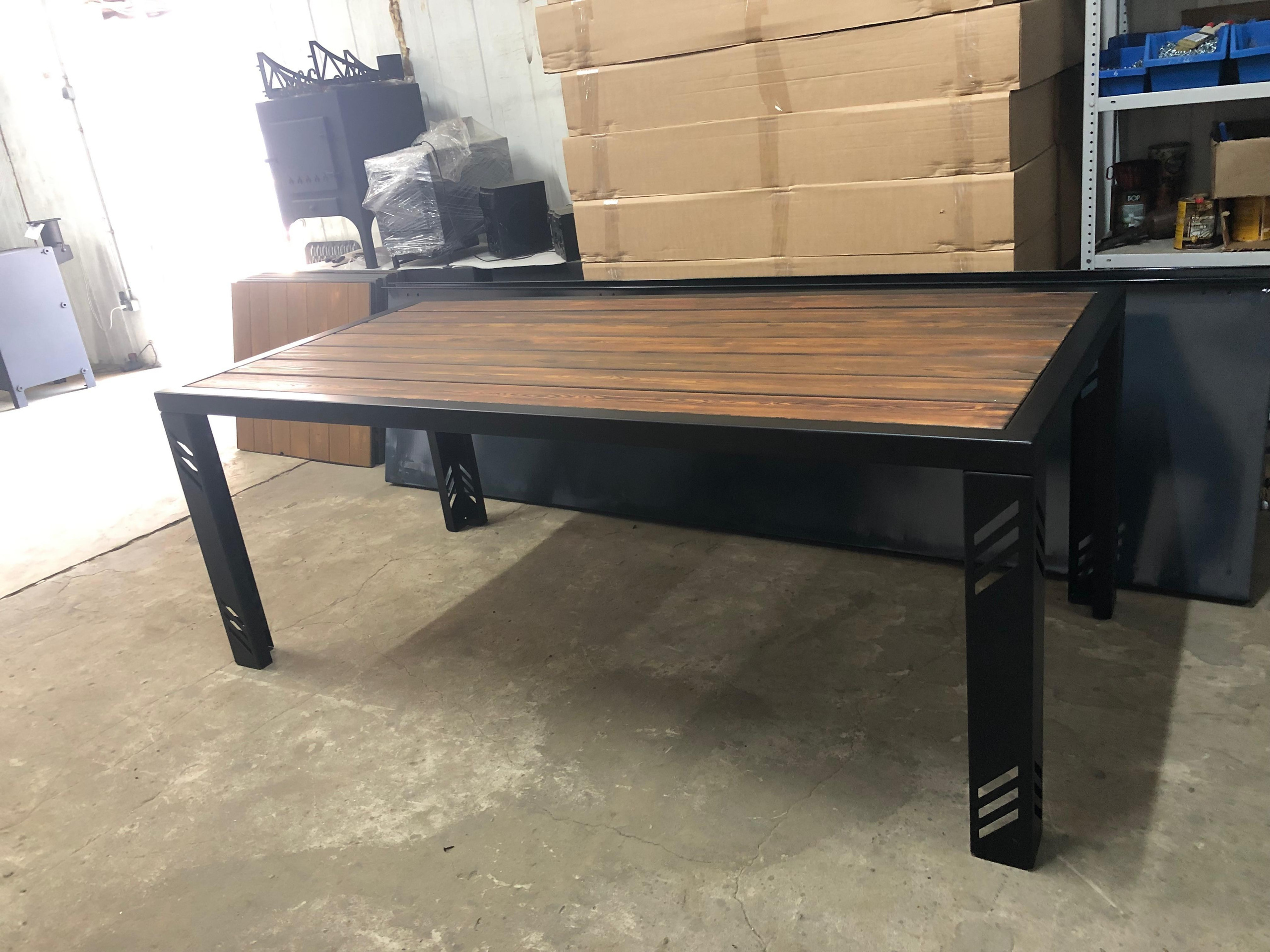 Стол из лиственницы. Купить / заказать мангал для дома в Краснодаре от производителя «Мангал Мастер»