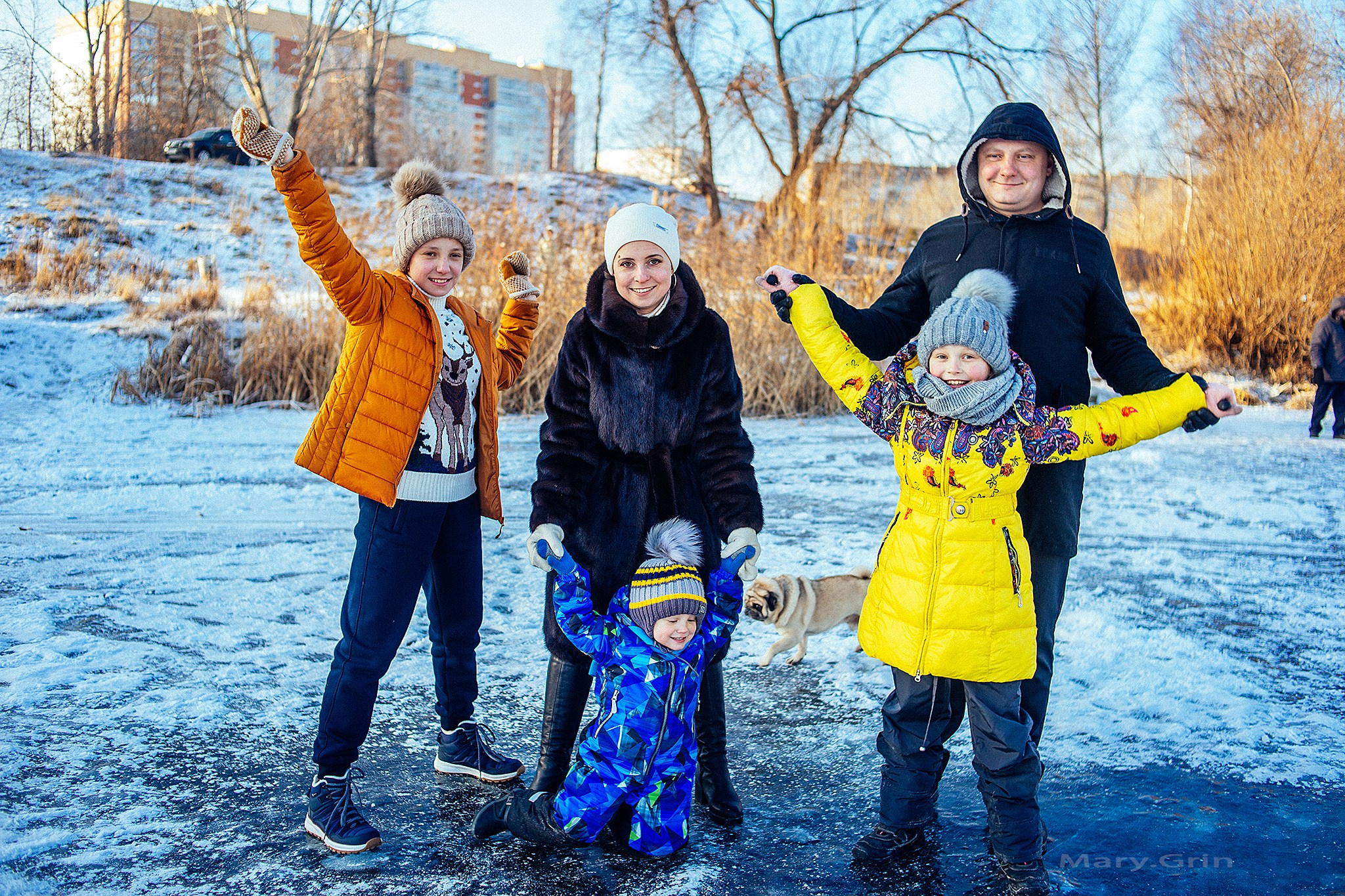 Зимняя фотопрогулка на мещерском озере с мандаринами. Детский и семейный фотограф, фотограф мероприятий Нижний Новгород
