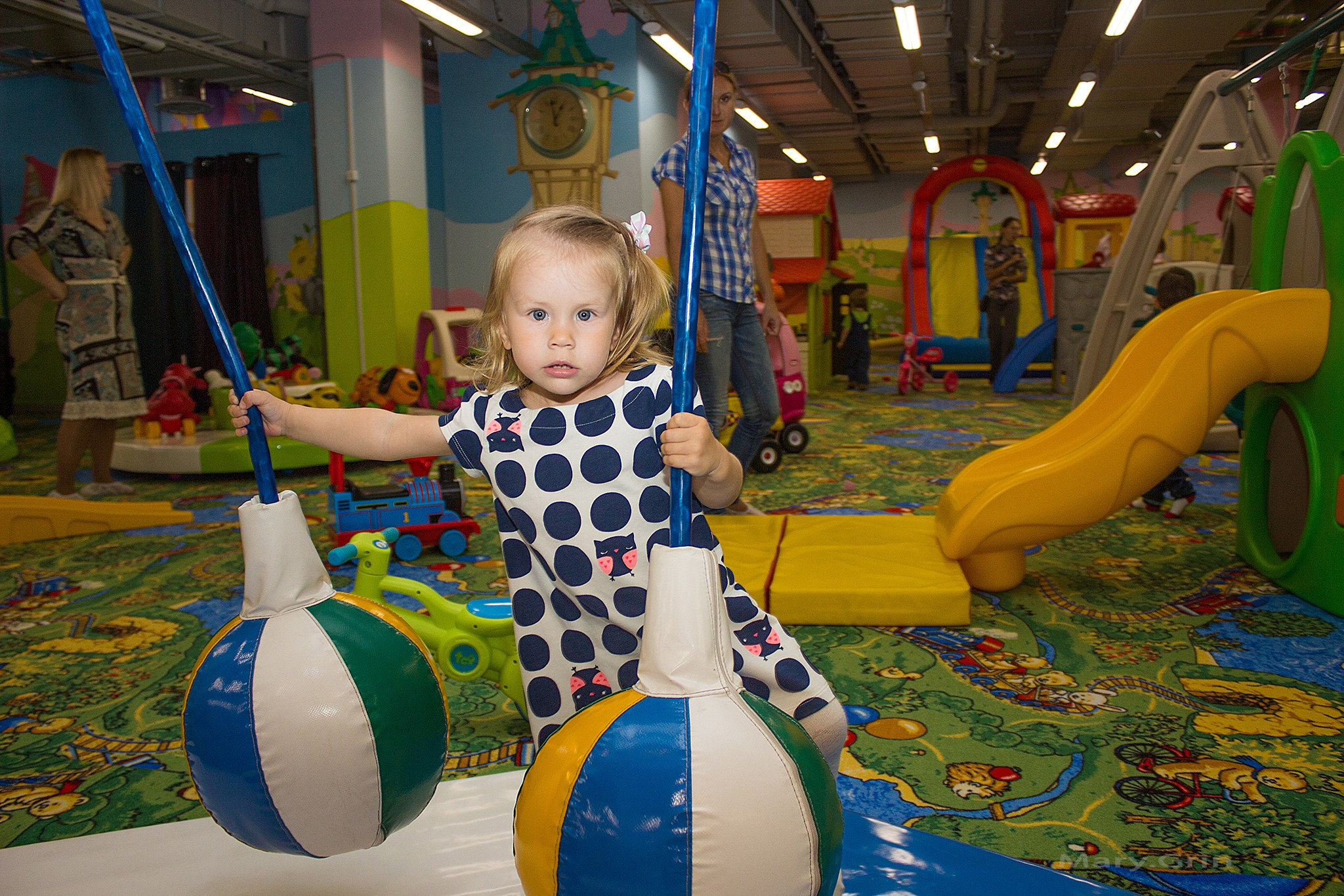 День рождения в стиле свинки Пеппа в Изумрудном городе. Детский и семейный фотограф, фотограф мероприятий Нижний Новгород