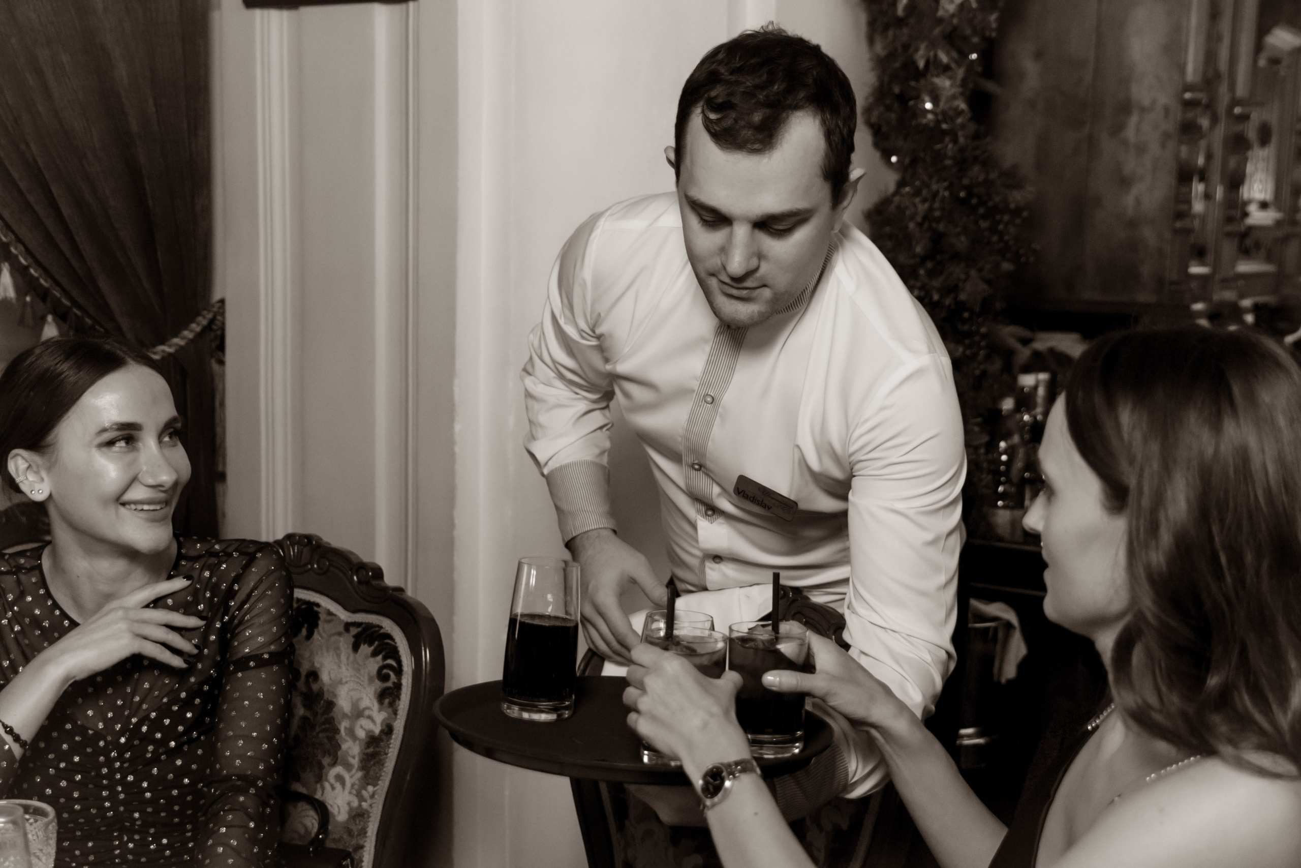 Фотосъёмка Новогоднего корпоратива в концептуальном ресторане в центре Санкт-Петербурга. Фотограф на праздник, корпоратив, День Рождения и Юбилей в г. Санкт-Петербурге Алексей Анкушев