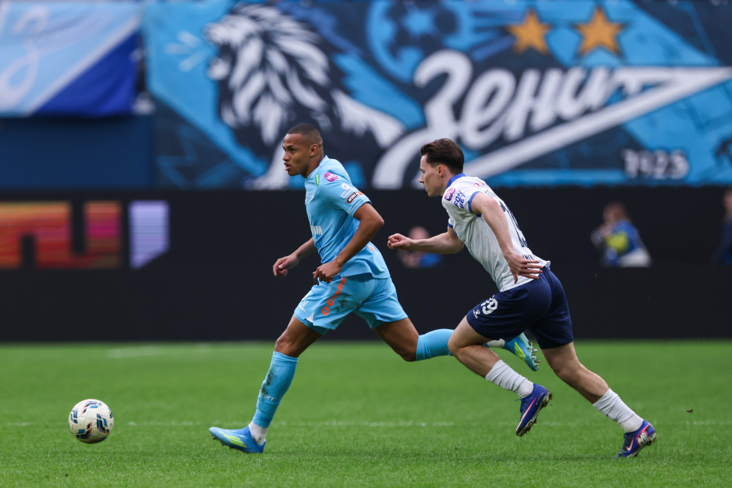 ФК «Зенит» — ФК «Крылья советов». Спортивный и репортажный фотограф Антон Тереханов