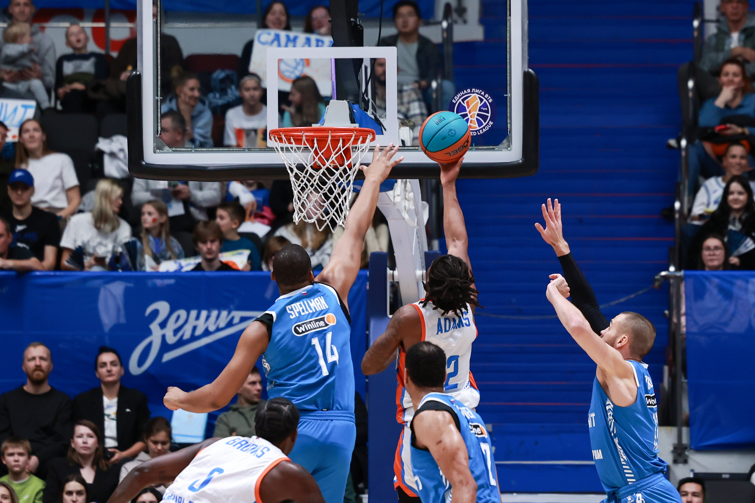 БК Зенит — БК Самара 30.10.2024. Спортивный и репортажный фотограф Антон Тереханов