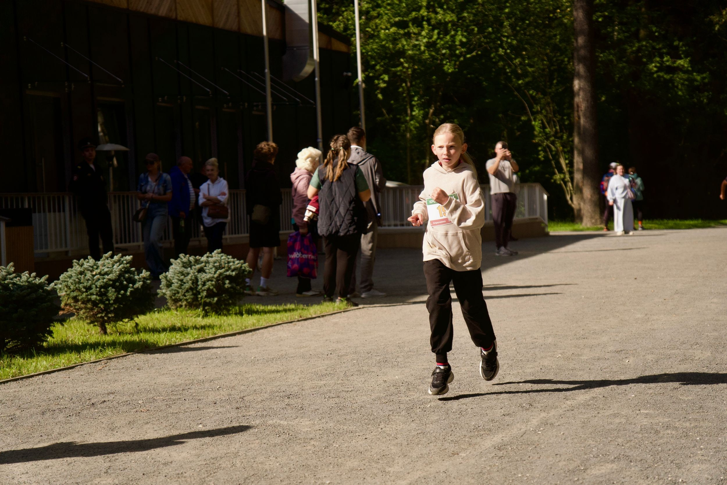 Забег в парке «Дубки». Кафе «БЕЛКА НАШЕПТАЛА». Ну оооочень концептуальное кафе