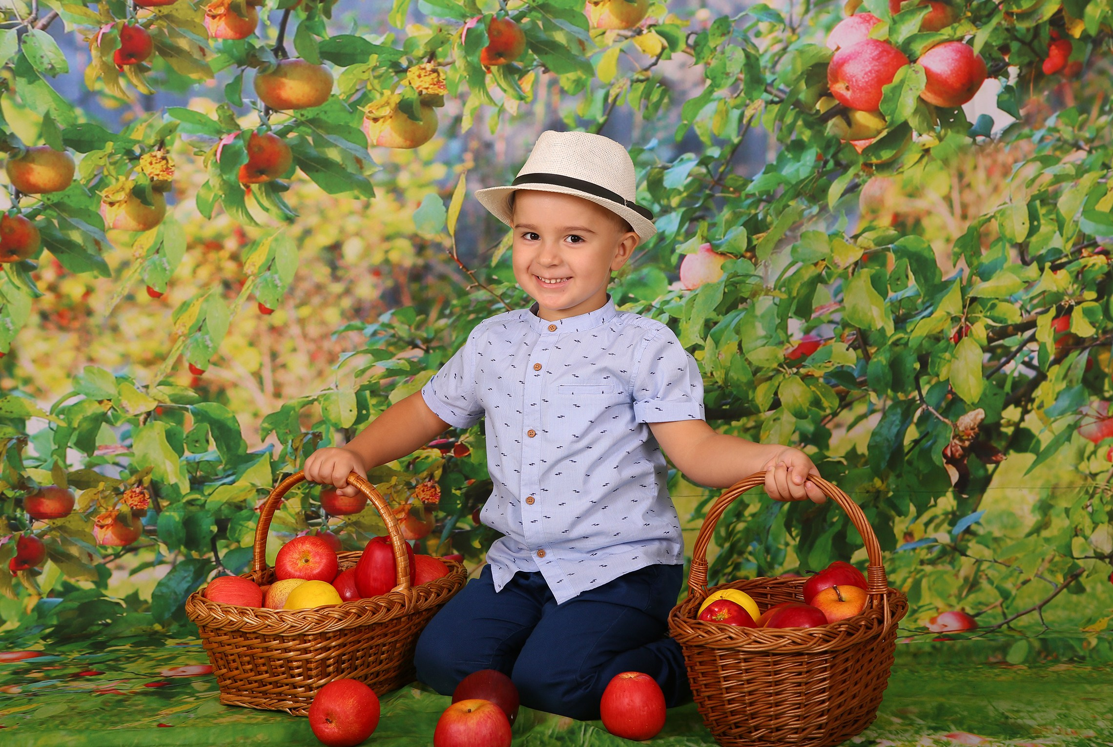 Яблоневый сад. Выпускные альбомы в Нижнем Новгороде | Фотостудия Звездочет | Никулина Наталья