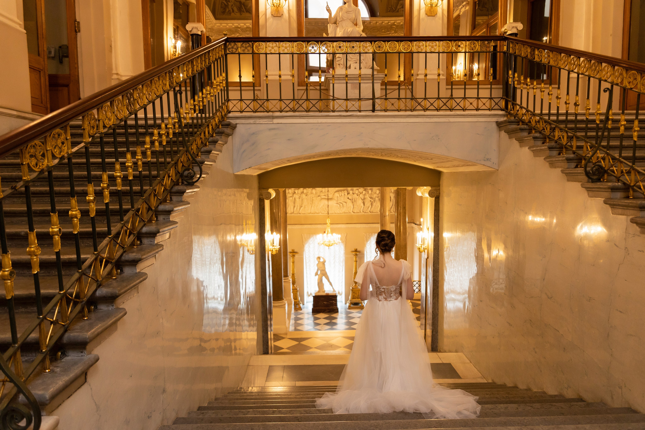 Свадебная фотосессия в Эрмитаже. Семейный и свадебный фотограф в Санкт-Петербурге Татьяна Швыкова