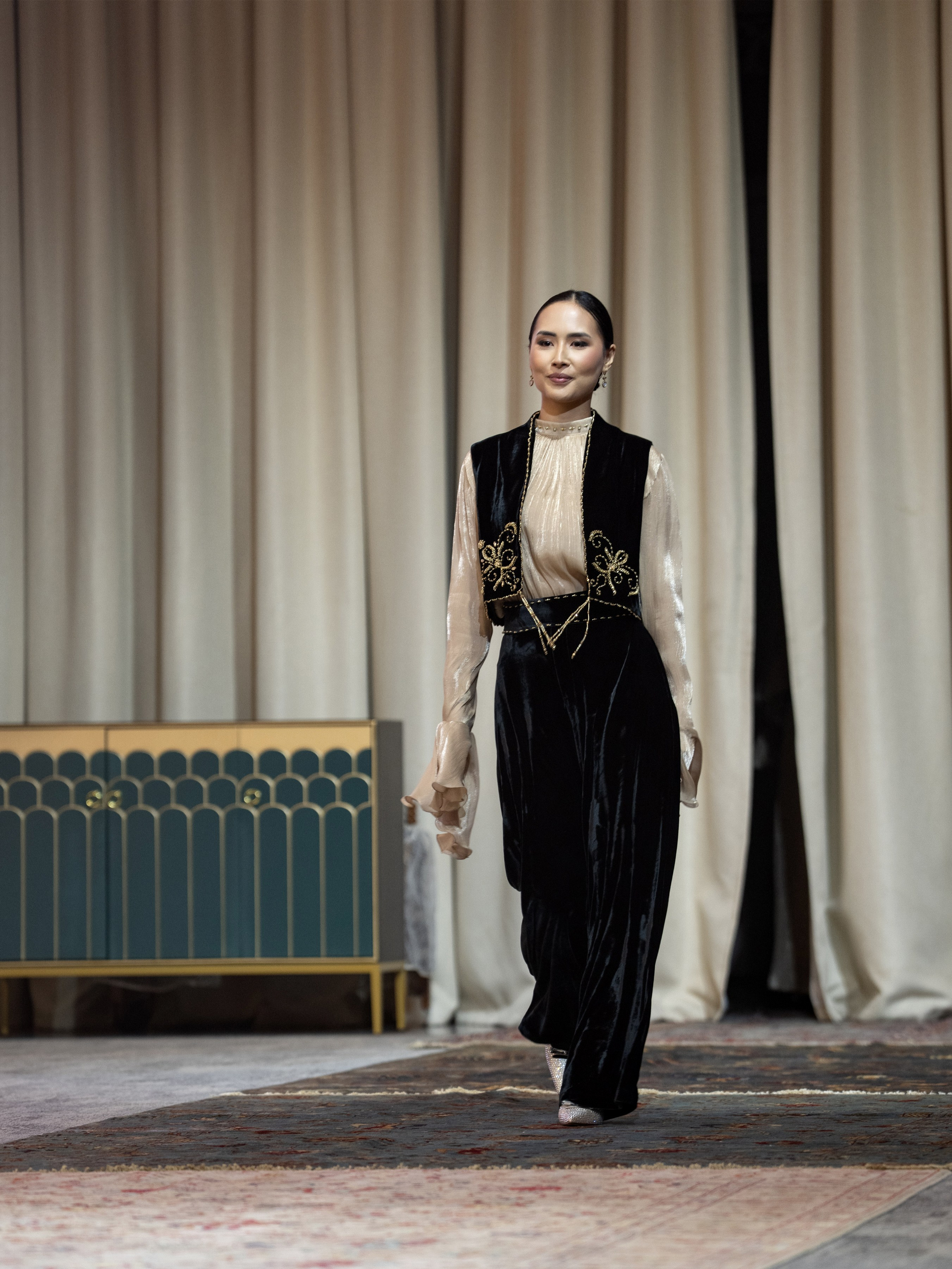 Khanshaiym brand. Сайт Алматинского НЮ АРТ, будуар и фэшн фотографа Дениса Карпенко