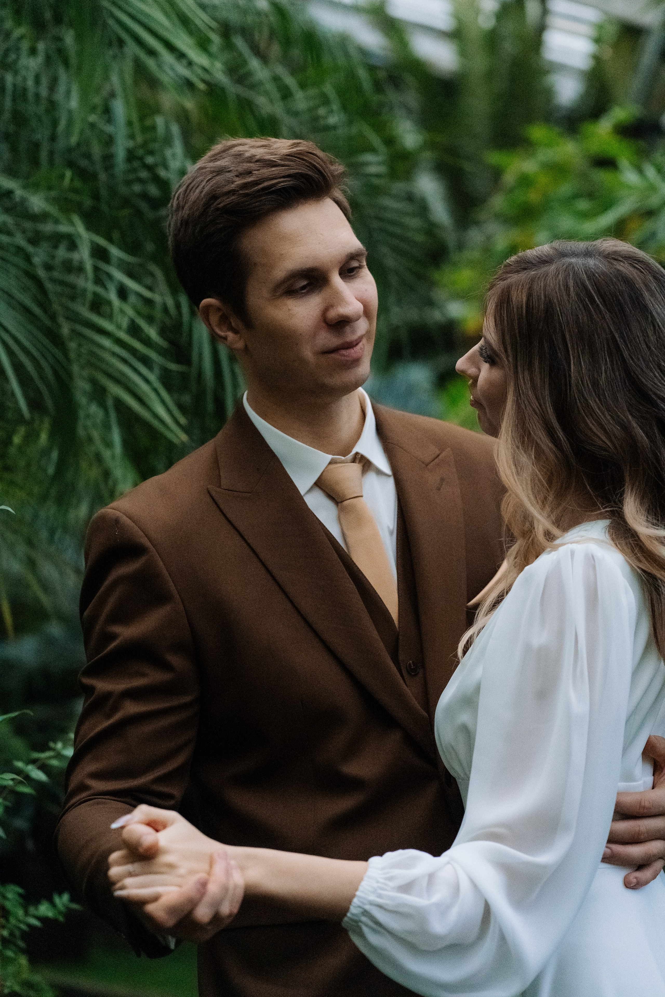 Свадебная фотосессия в оранжерее, Москва. Свадебный фотограф в Москве Анна Полушина