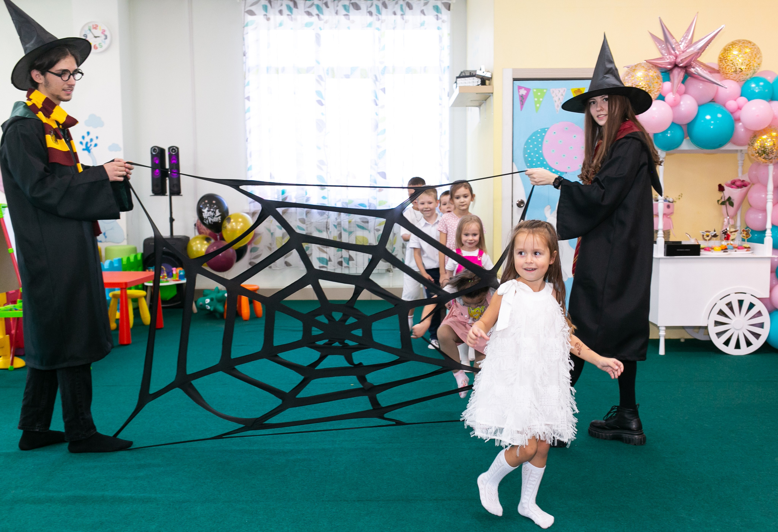 Белый кролик. Гарри Поттер. Фотограф новорожденных и семейный фотограф НСО г. Бердск Марина Львова