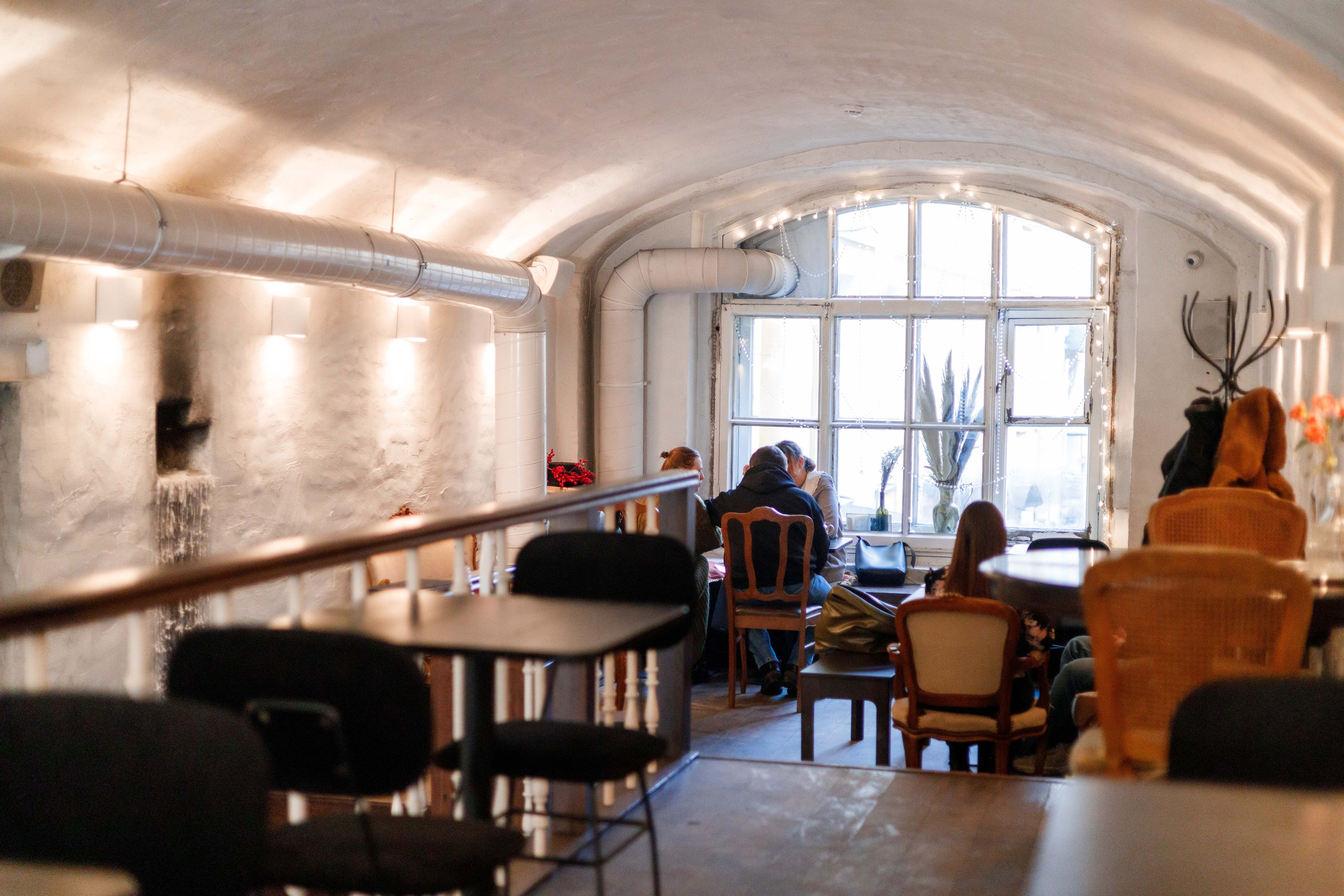 Кафе-бар Гусары на Фонтанке. Фотограф Балаев Михаил