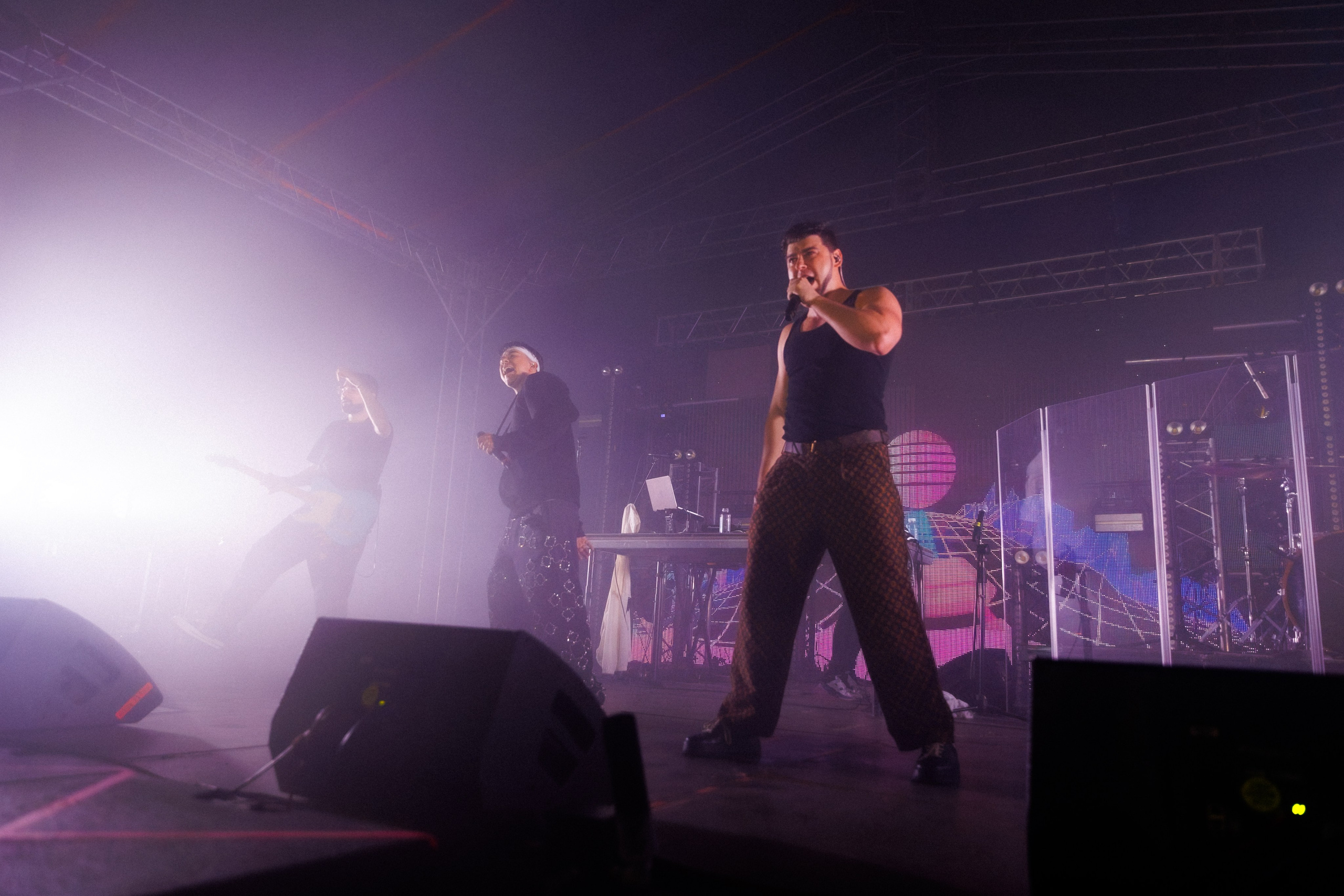 Фотоотчёт и репортаж с концерта группы GAYAZOV$ BROTHER$. Красильников Евгений — профессиональный фотограф в Ростове-на-Дону